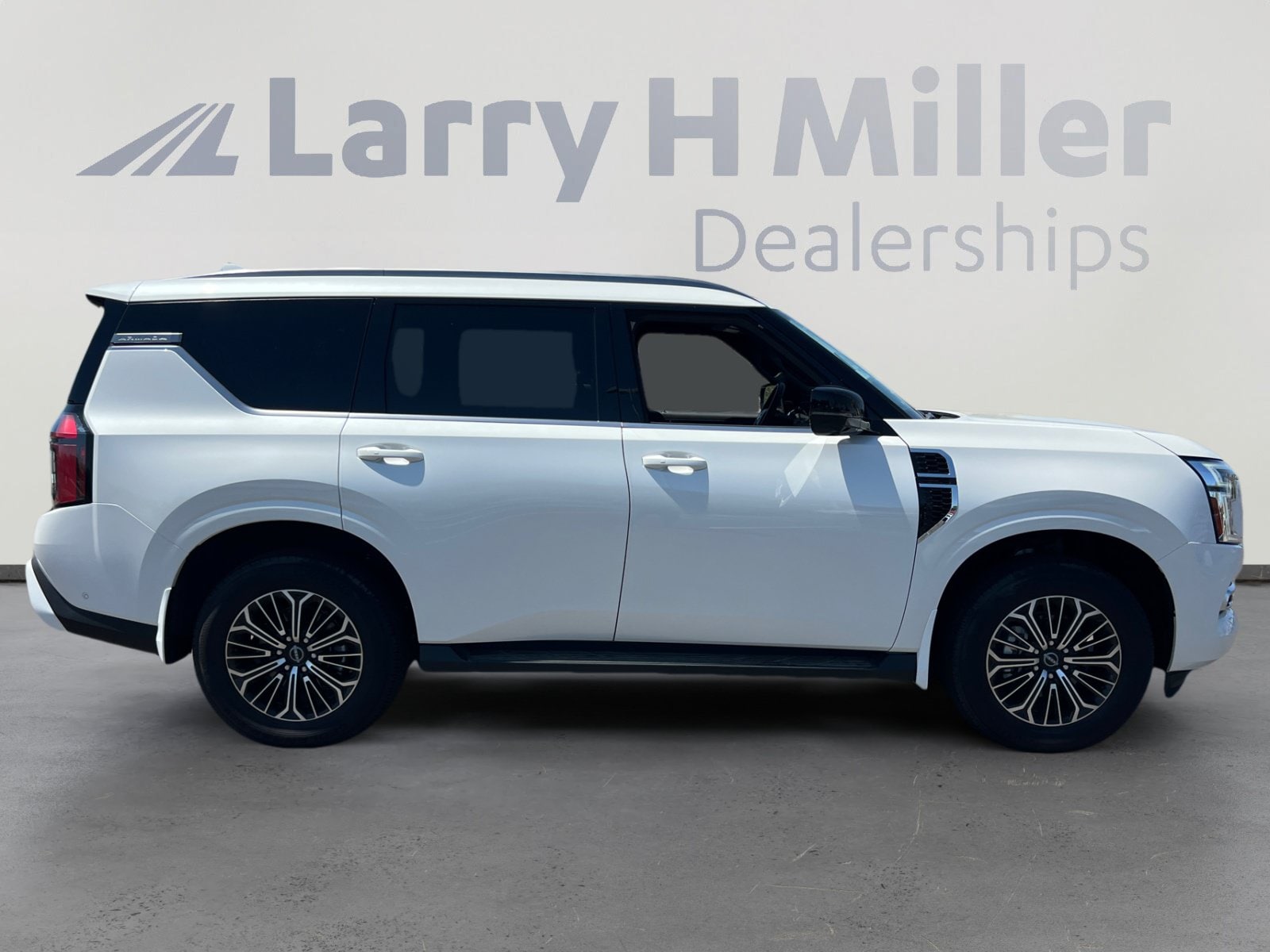 2026 Nissan Armada SL - Photo 7