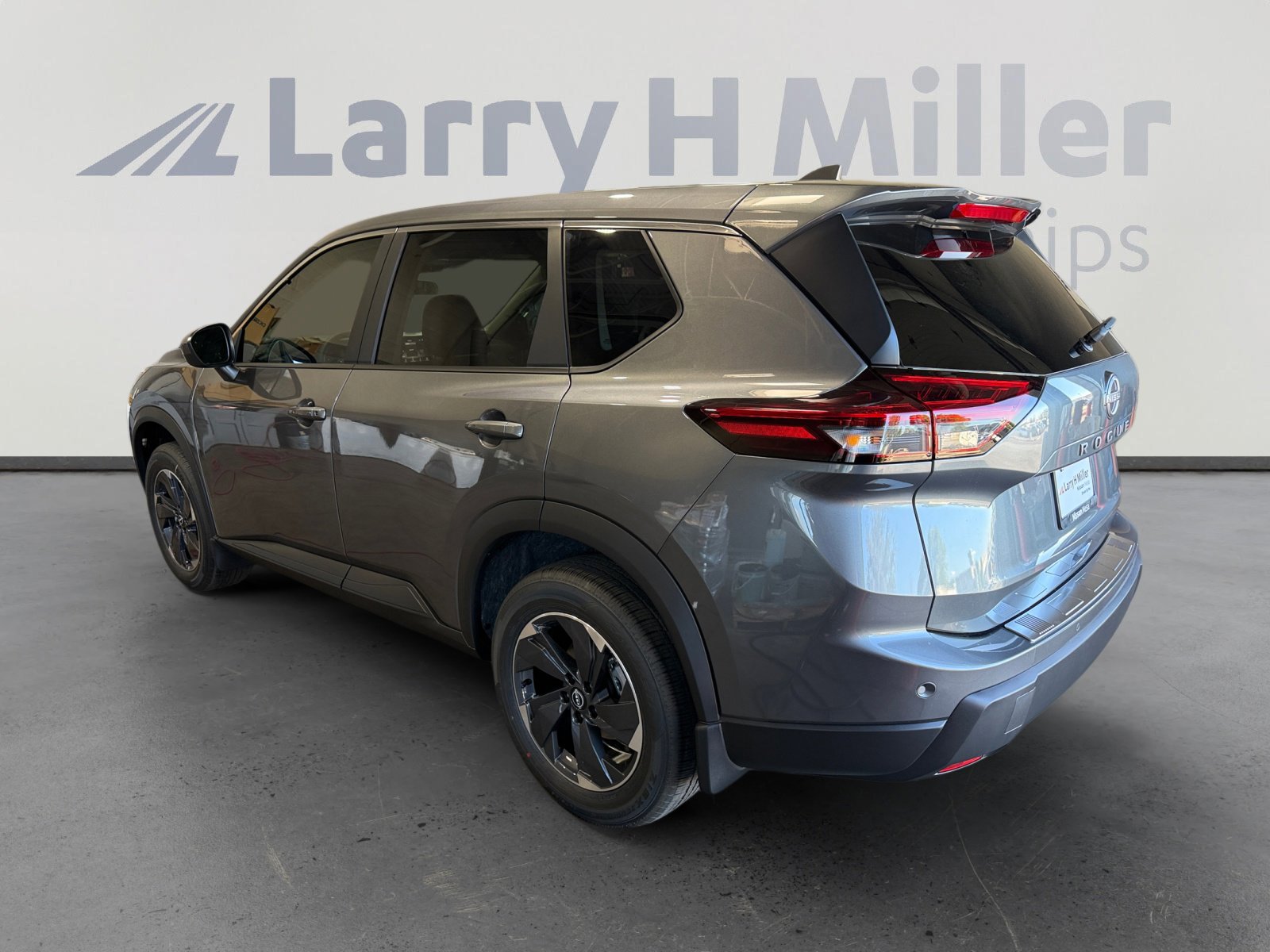 2026 Nissan Rogue SV photo 4