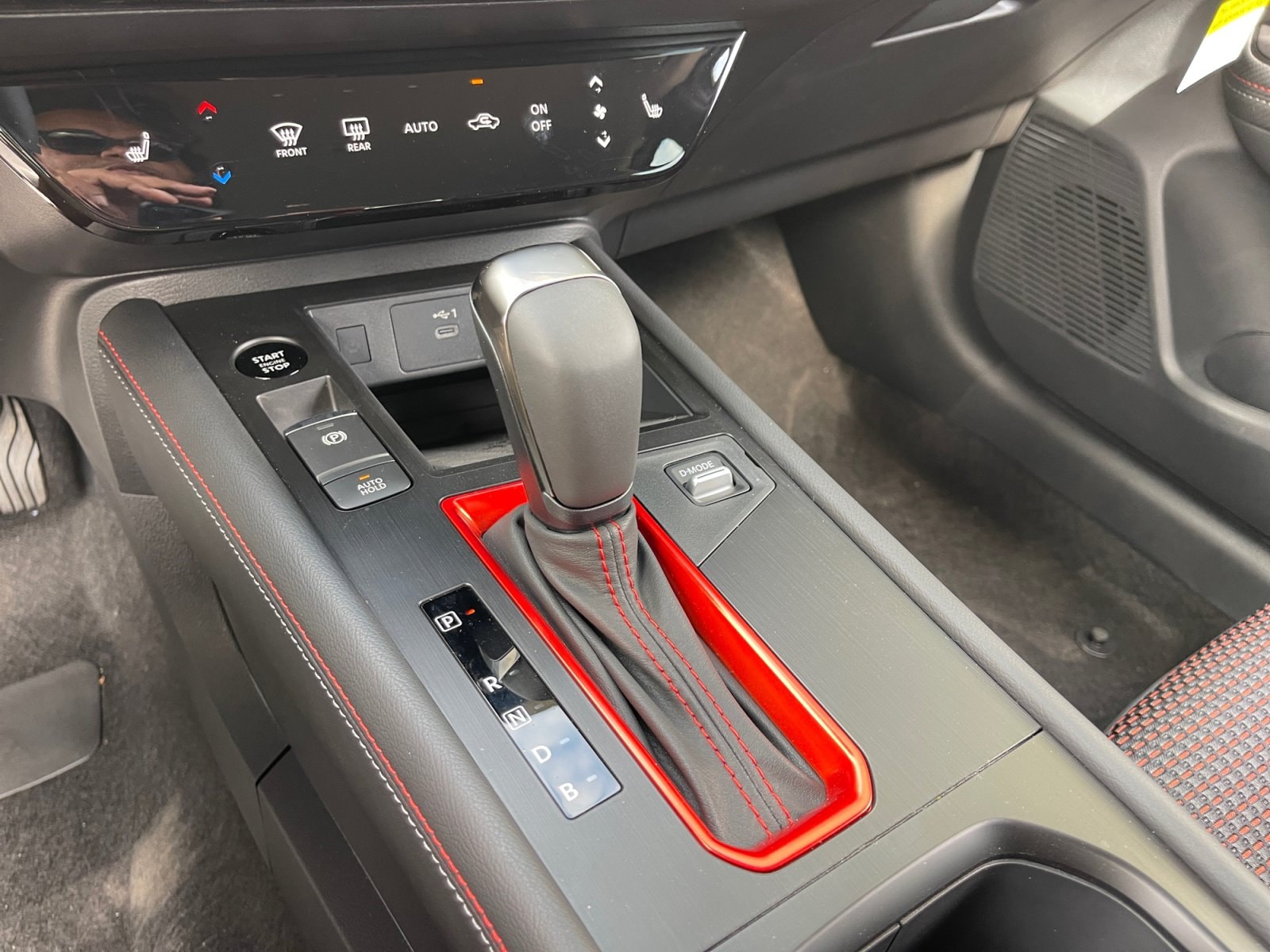 2026 Nissan KICKS SR - Photo 16
