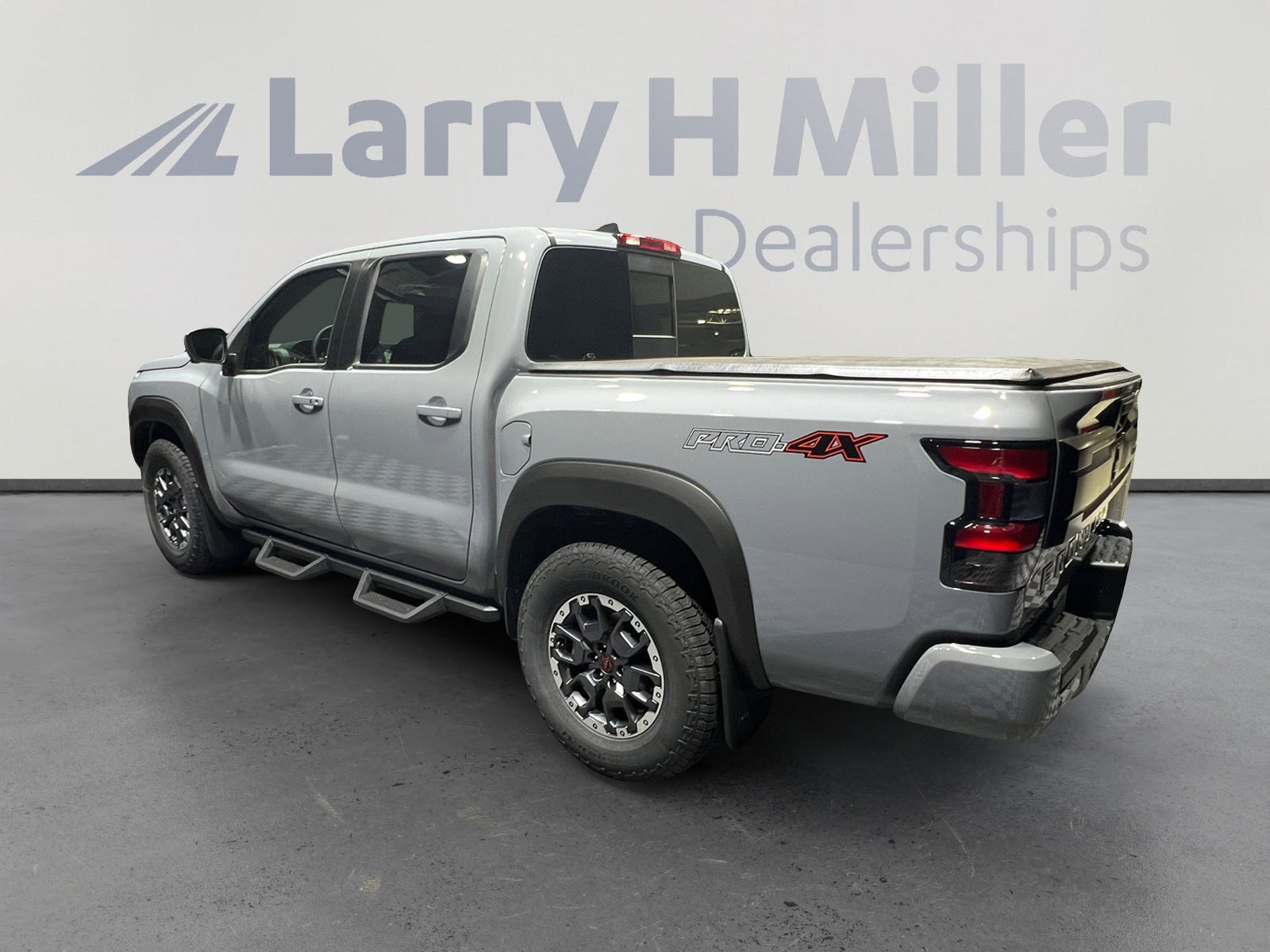 2026 Nissan Frontier PRO-4X photo 4