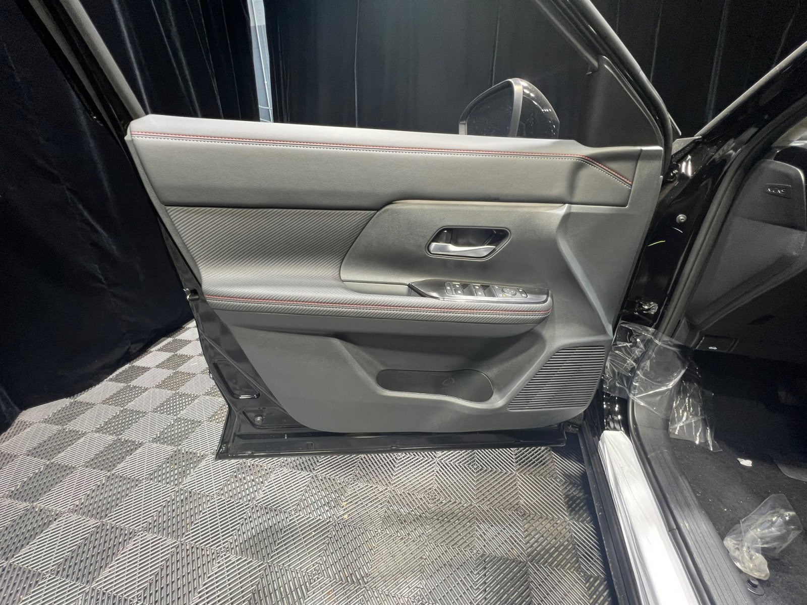 2026 Nissan KICKS SR - Photo 14