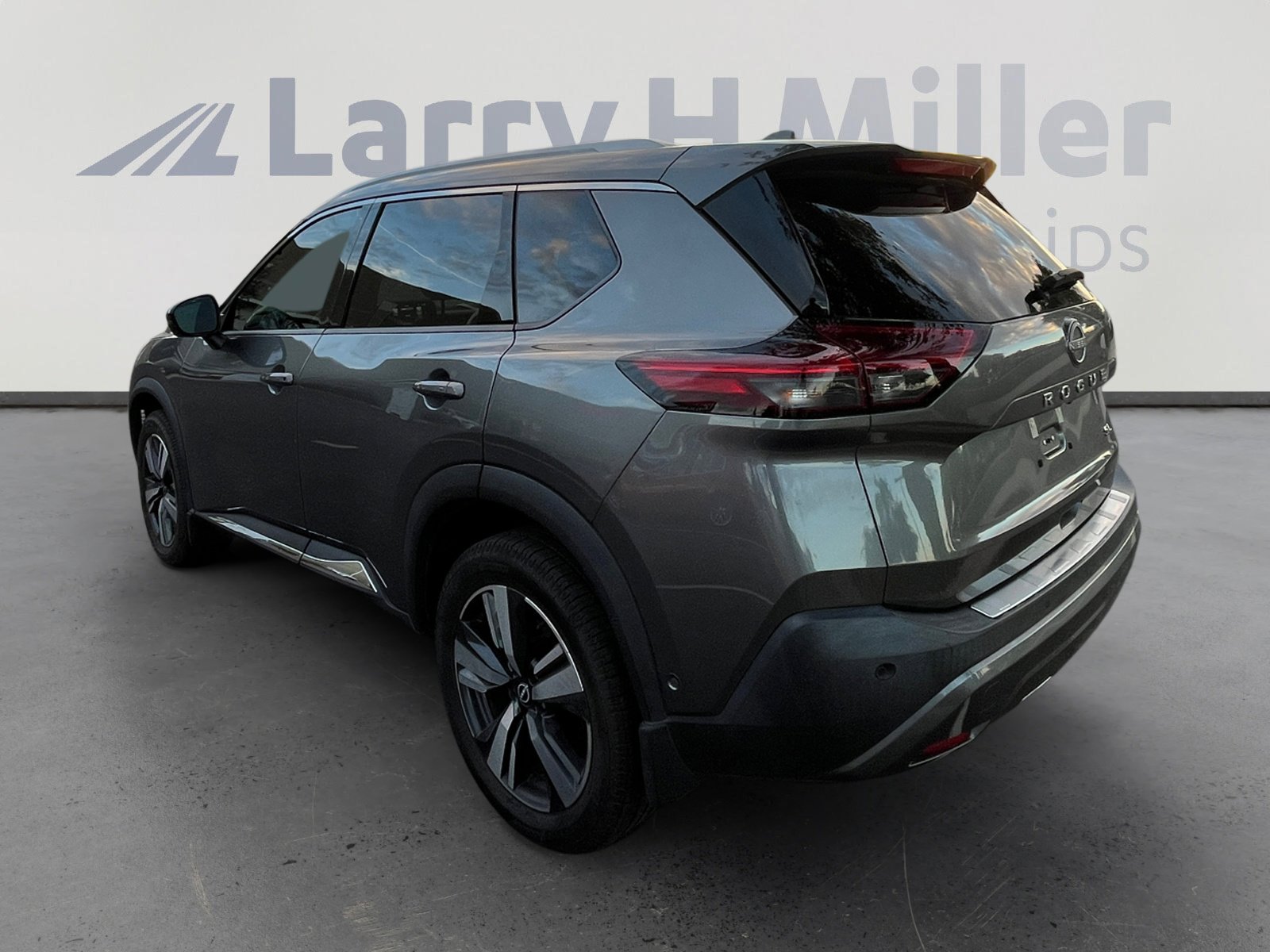 2023 Nissan Rogue SL photo 4