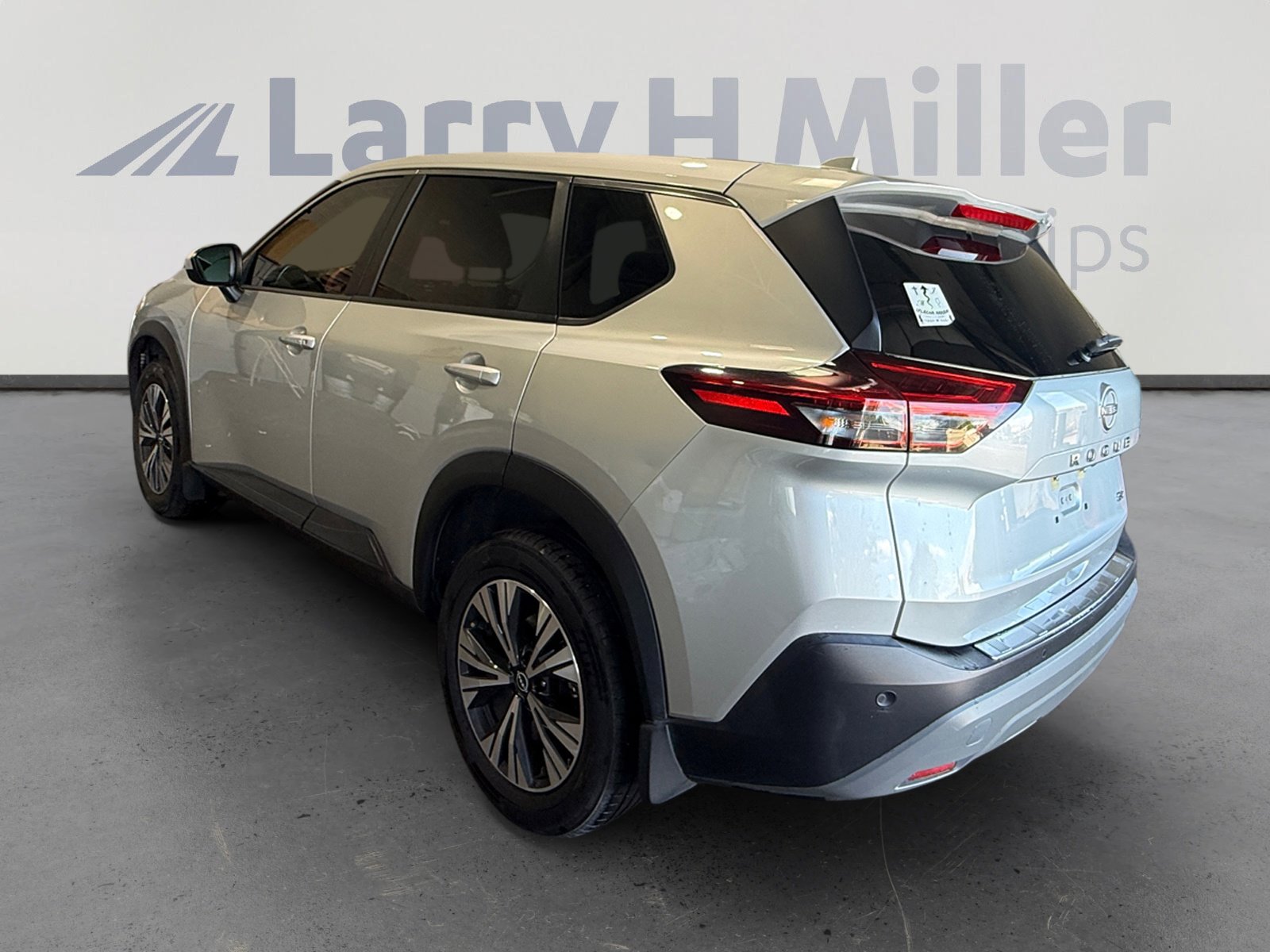 2023 Nissan Rogue SV photo 4