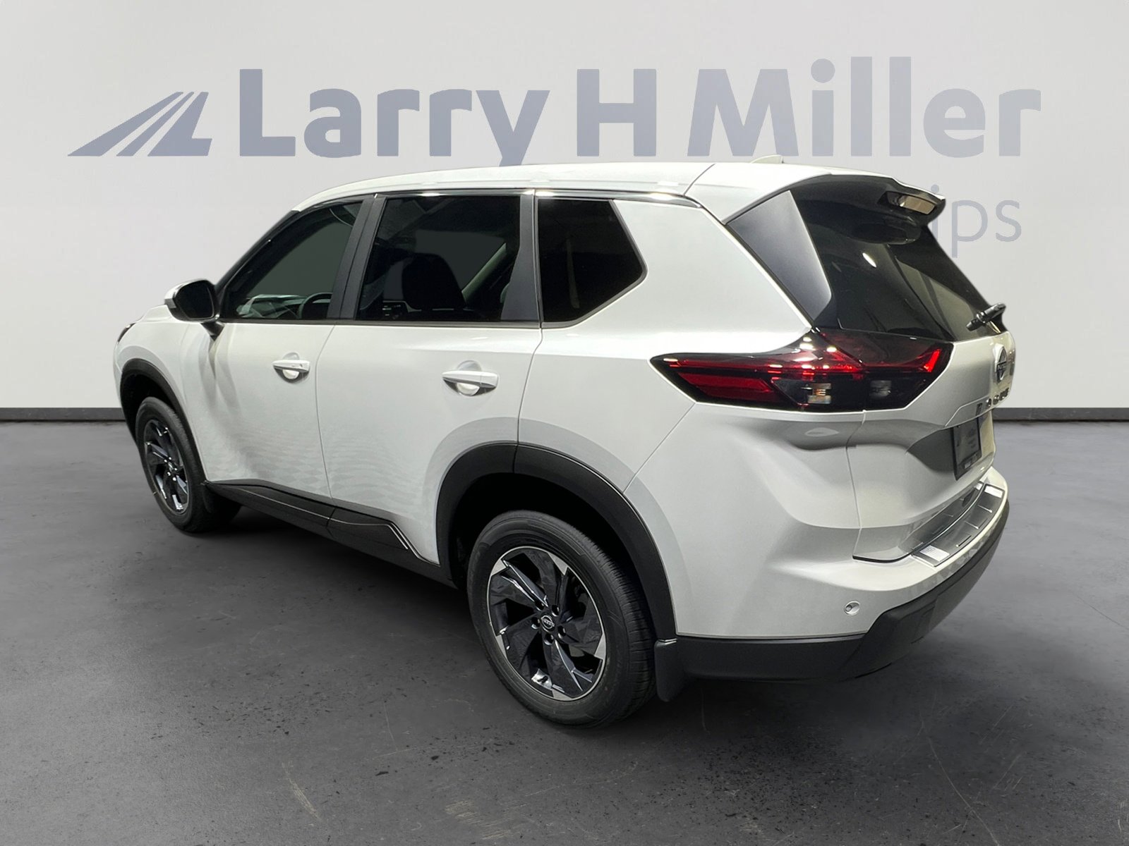 2026 Nissan Rogue SV photo 4