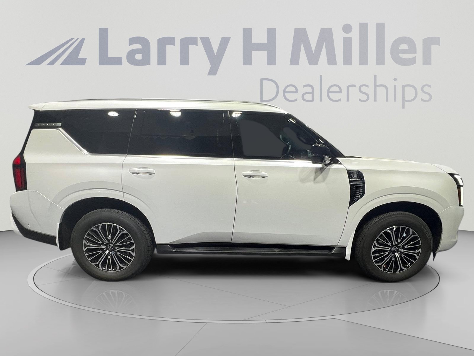 2026 Nissan Armada SL - Photo 7