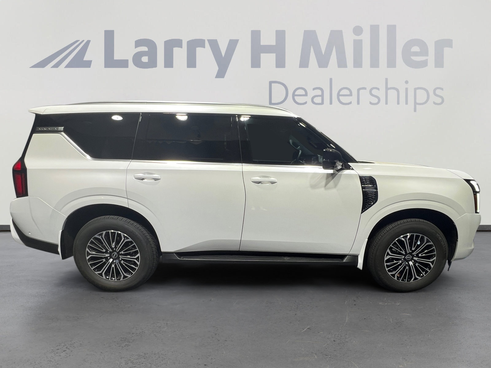 2026 Nissan Armada SL - Photo 7