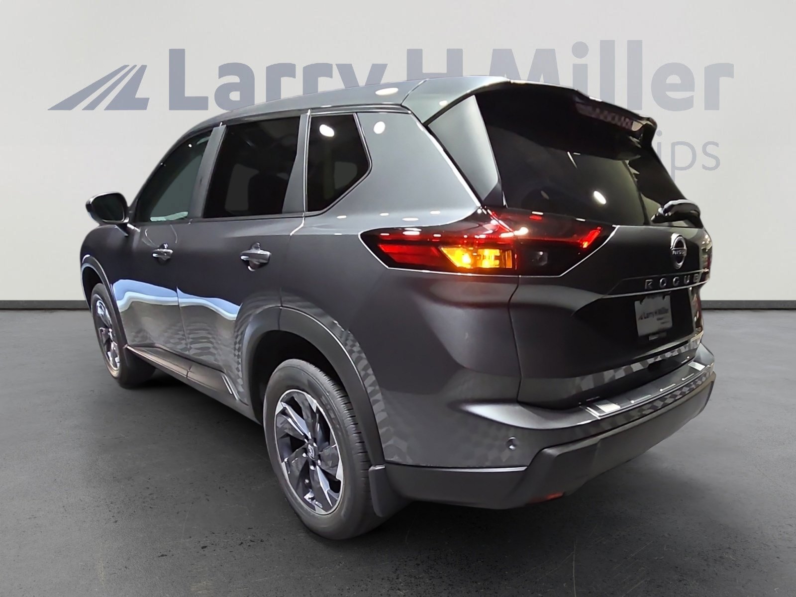 2026 Nissan Rogue SV photo 4