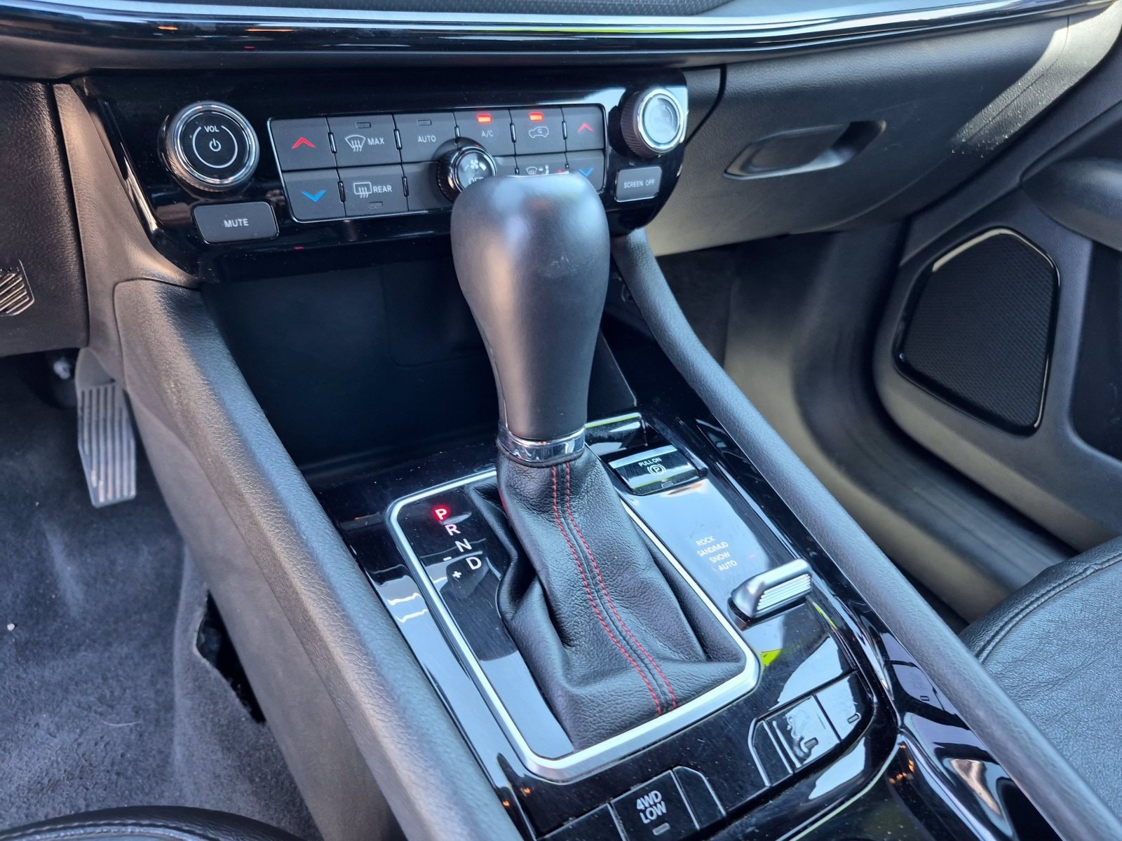 2025 Jeep Compass Trailhawk - Photo 12