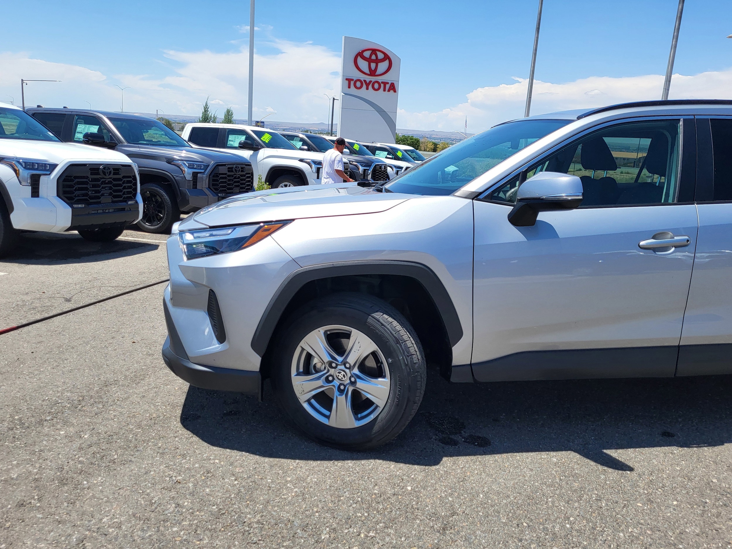 Used 2024 Toyota RAV4 XLE with VIN 2T3RWRFV5RW203584 for sale in Northfield, Minnesota