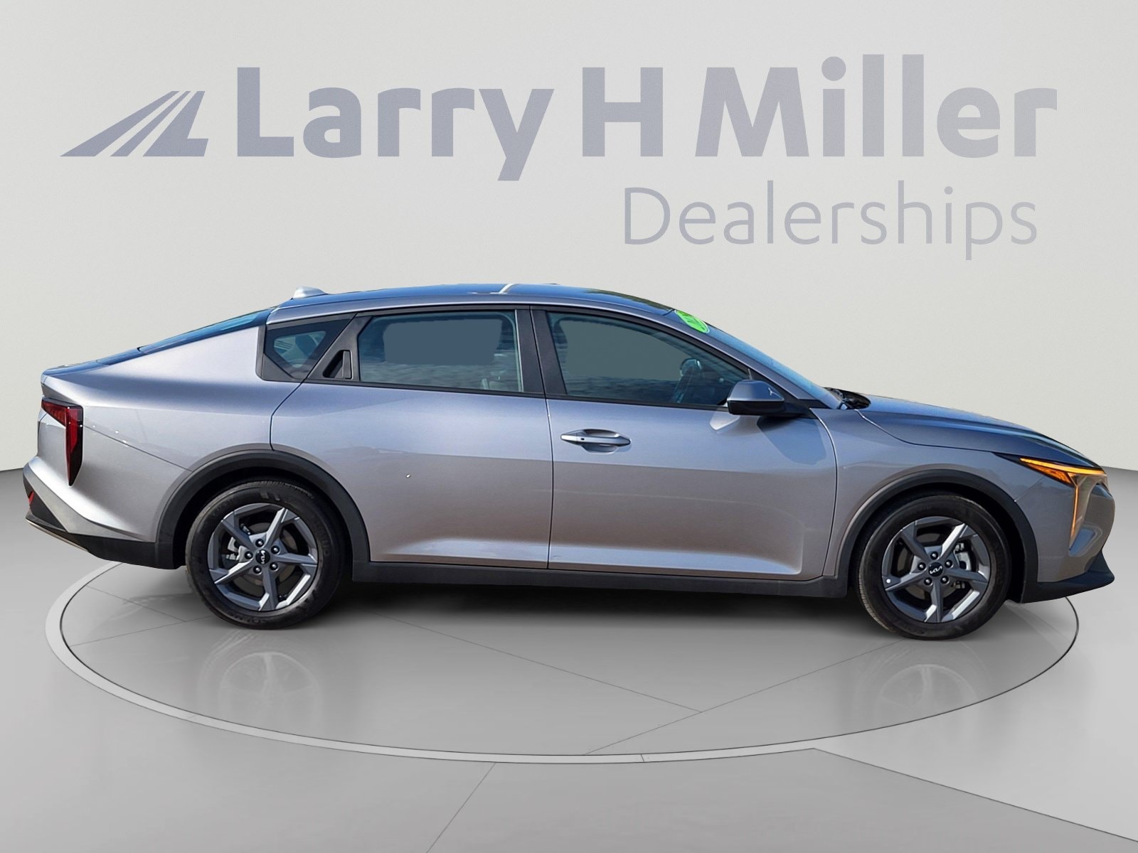 2025 Kia K4 LXS - Photo 29