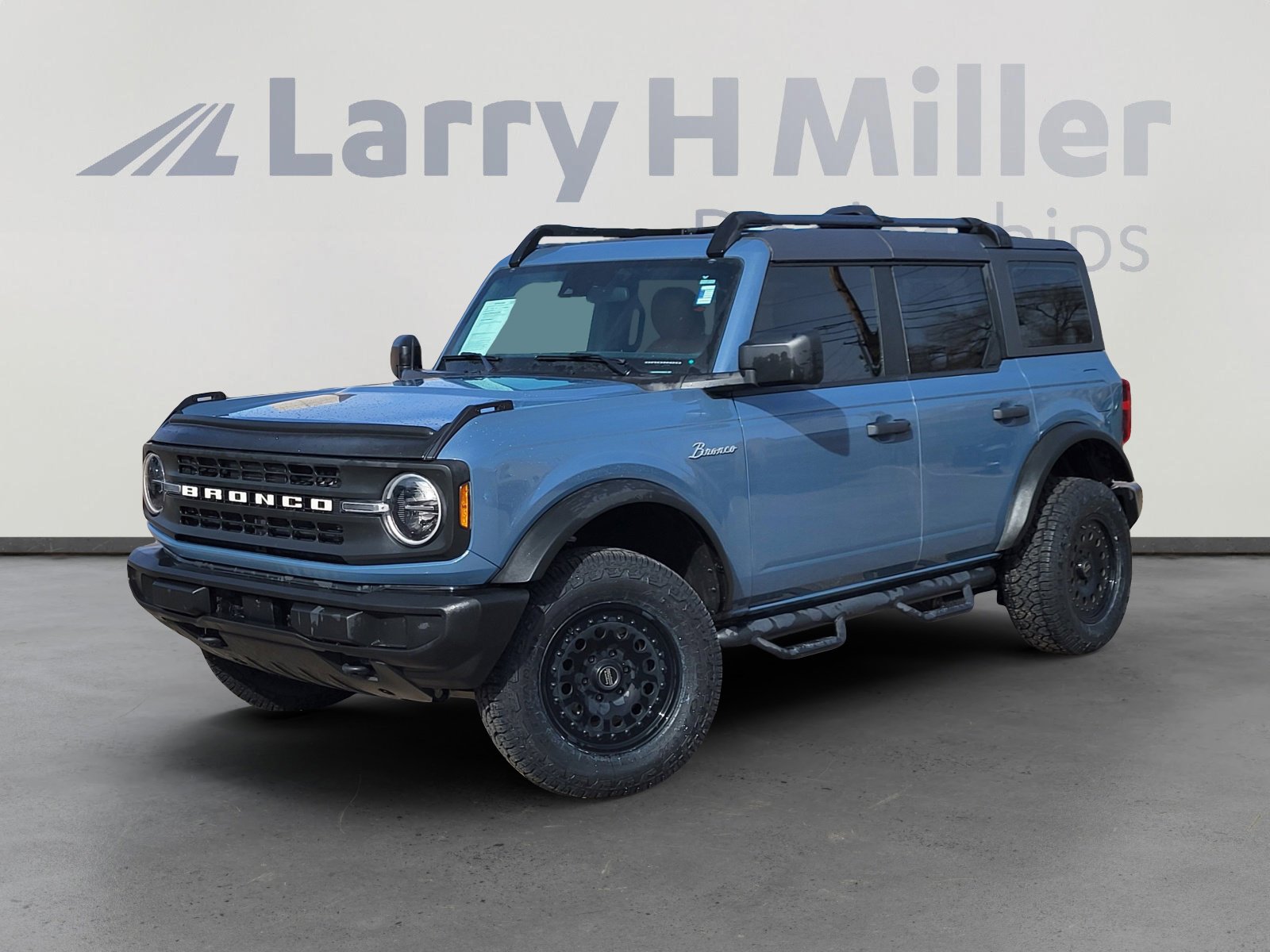 2023 Ford Bronco Base's photo