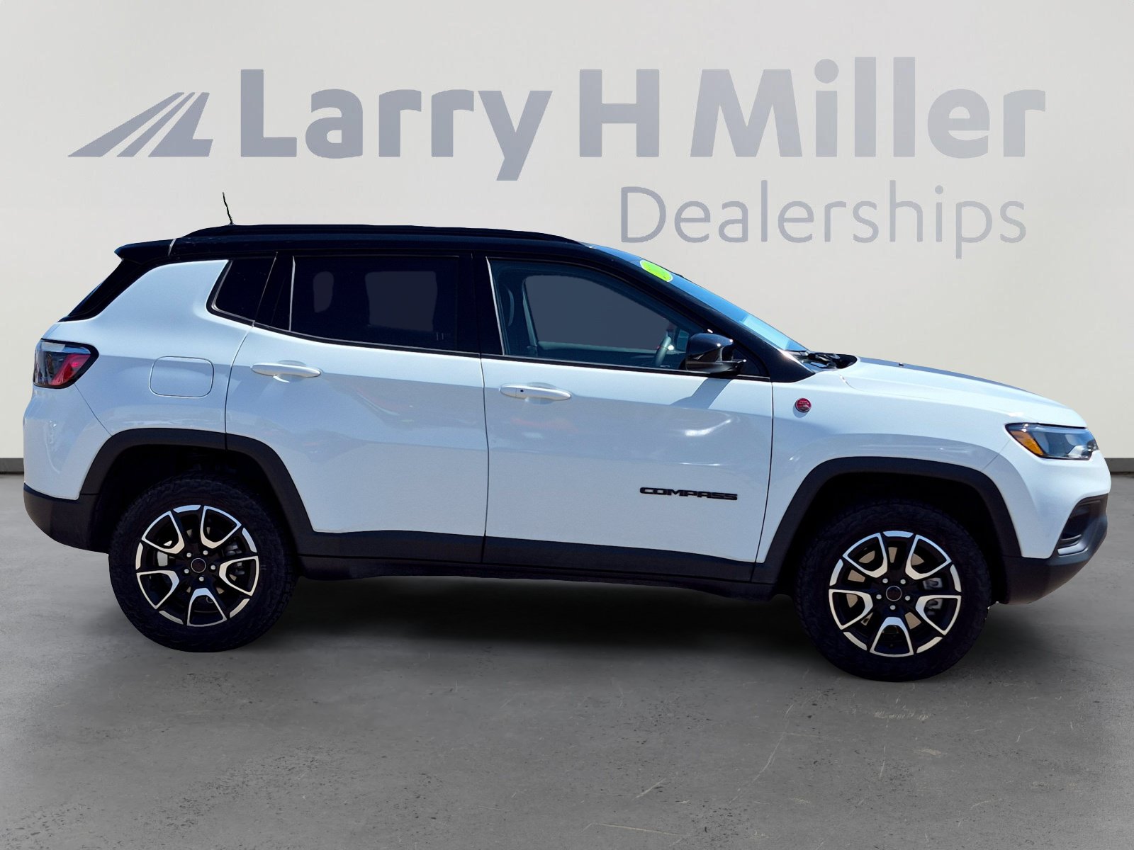2025 Jeep Compass Trailhawk - Photo 6