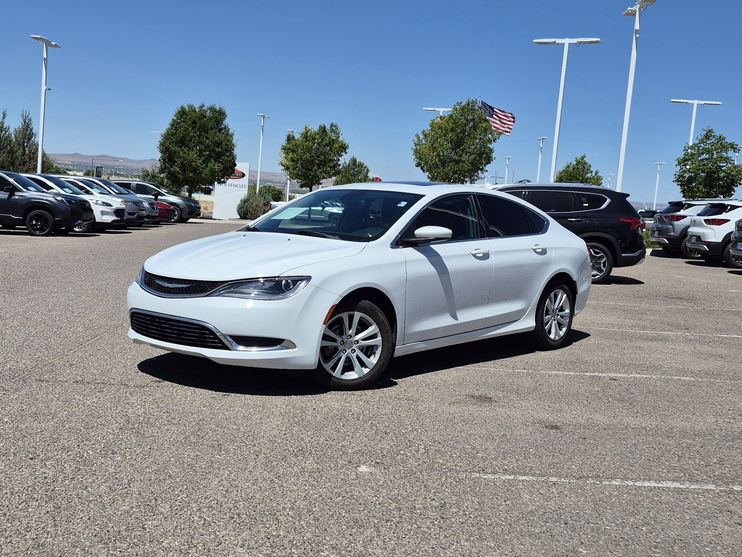 2016 Chrysler 200 Limited's photo