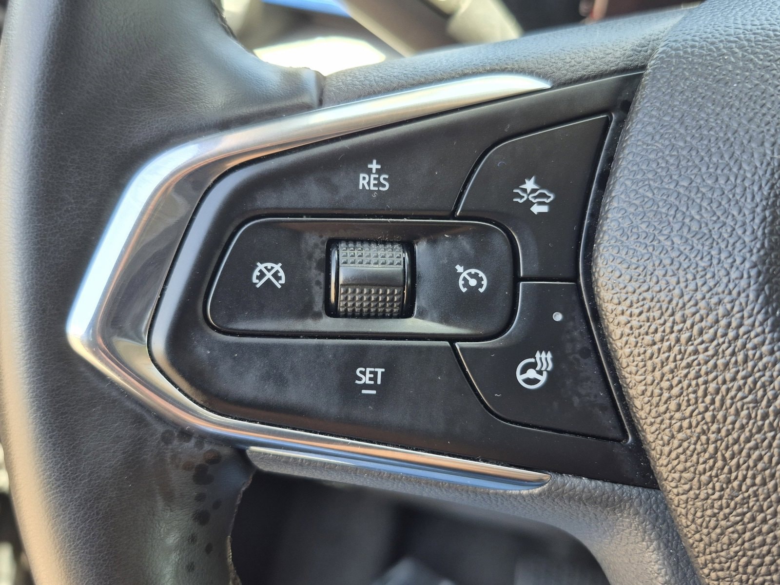 2025 Chevrolet Trax LT - Photo 27