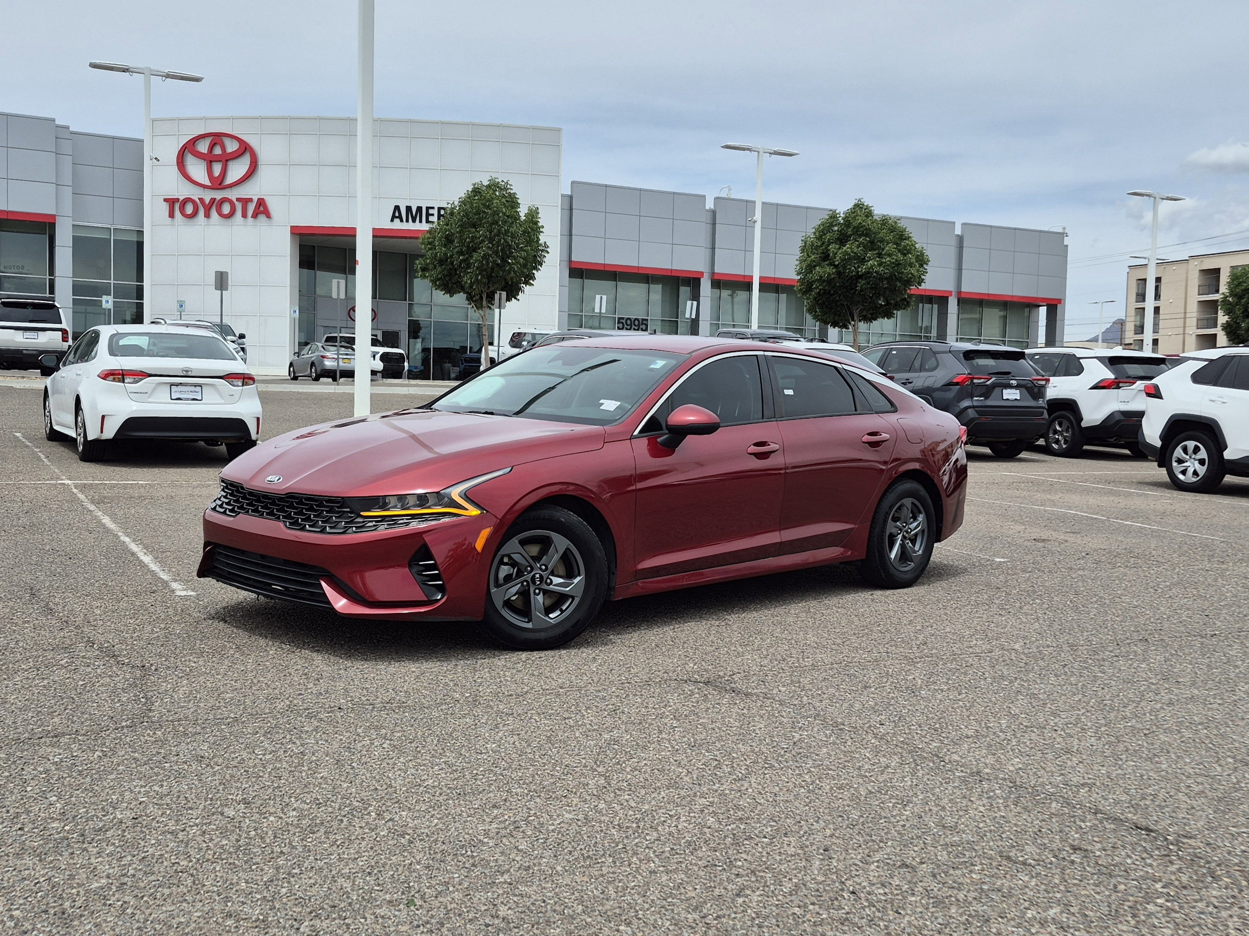 2021 Kia Optima LX FWD's photo