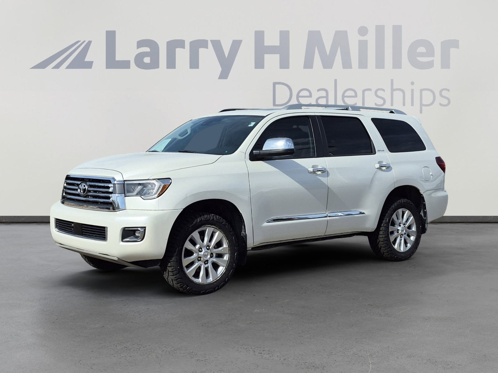 2020 Toyota Sequoia 5.7 Auto 4WD Platinum's photo