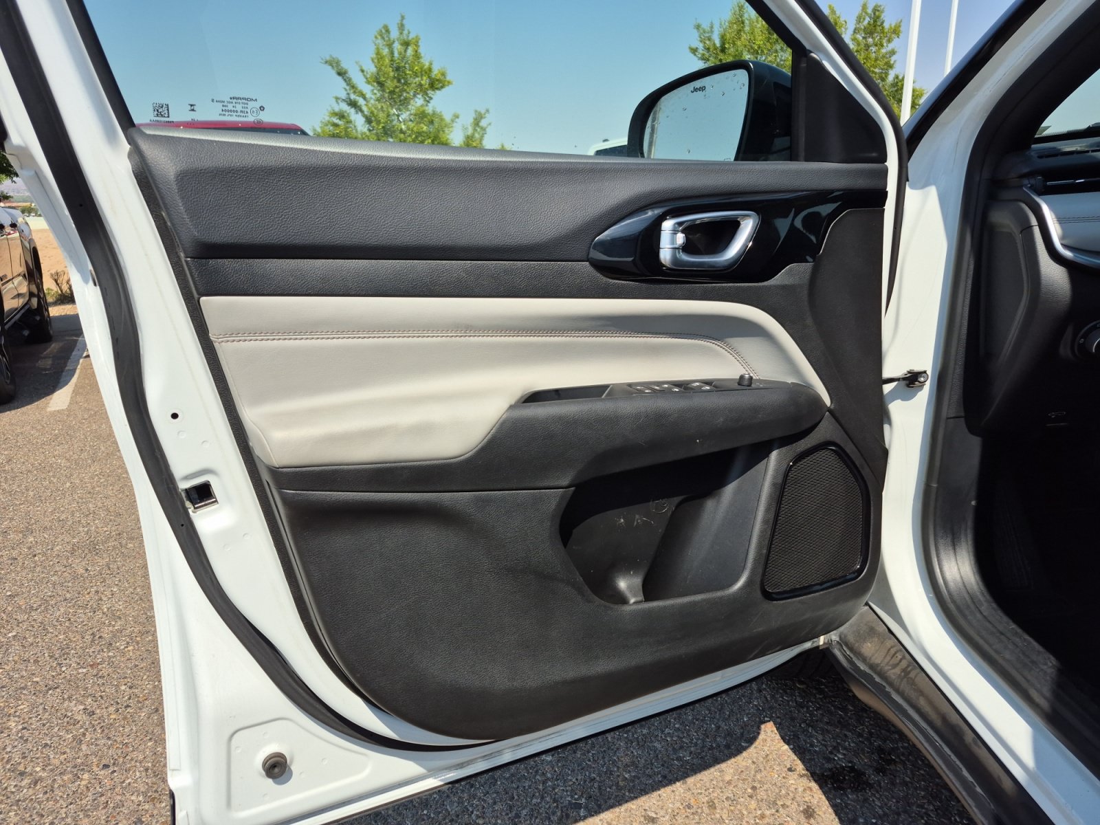 2025 Jeep Compass Limited - Photo 14