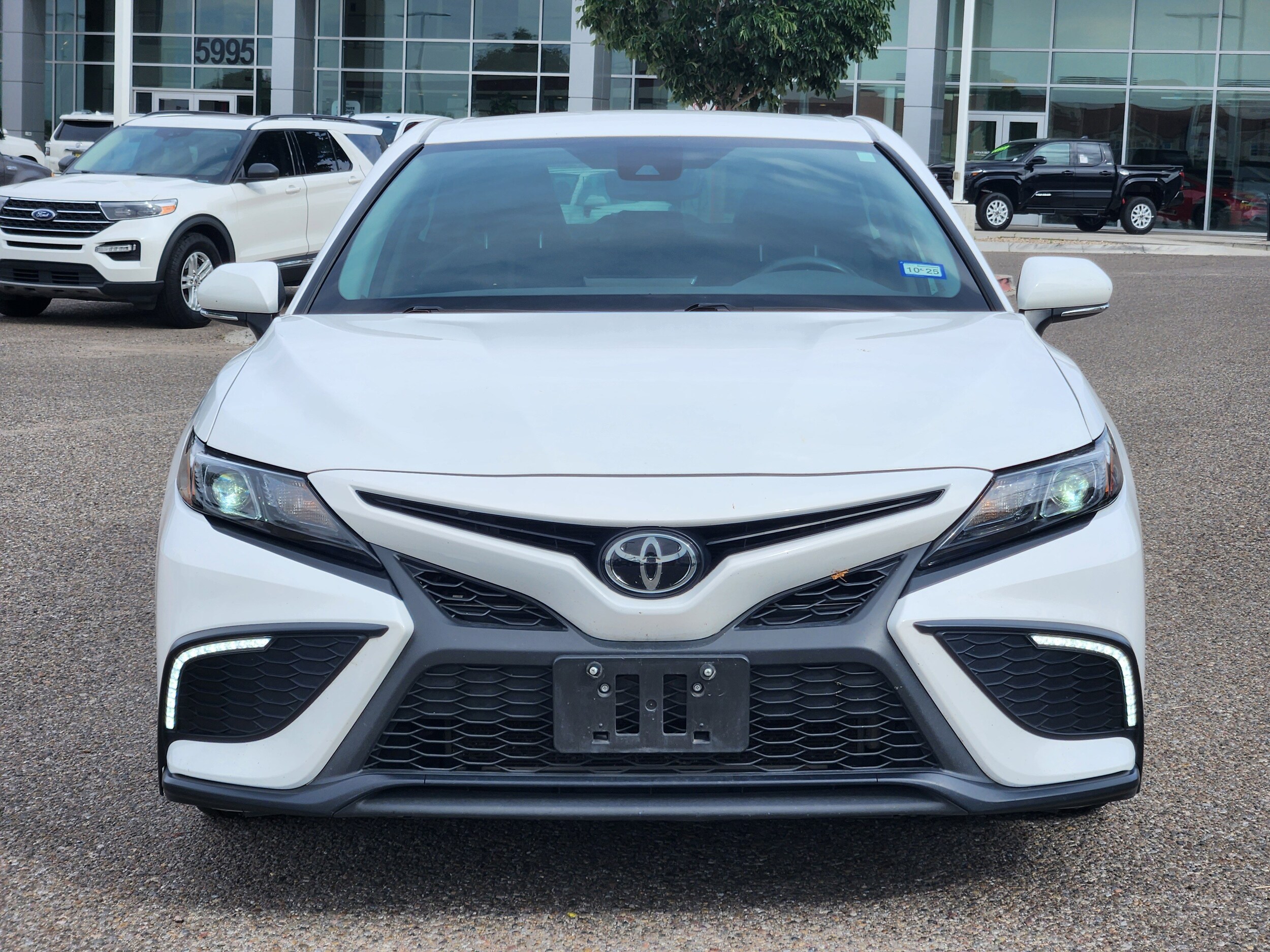 2024 Toyota Camry SE photo 2