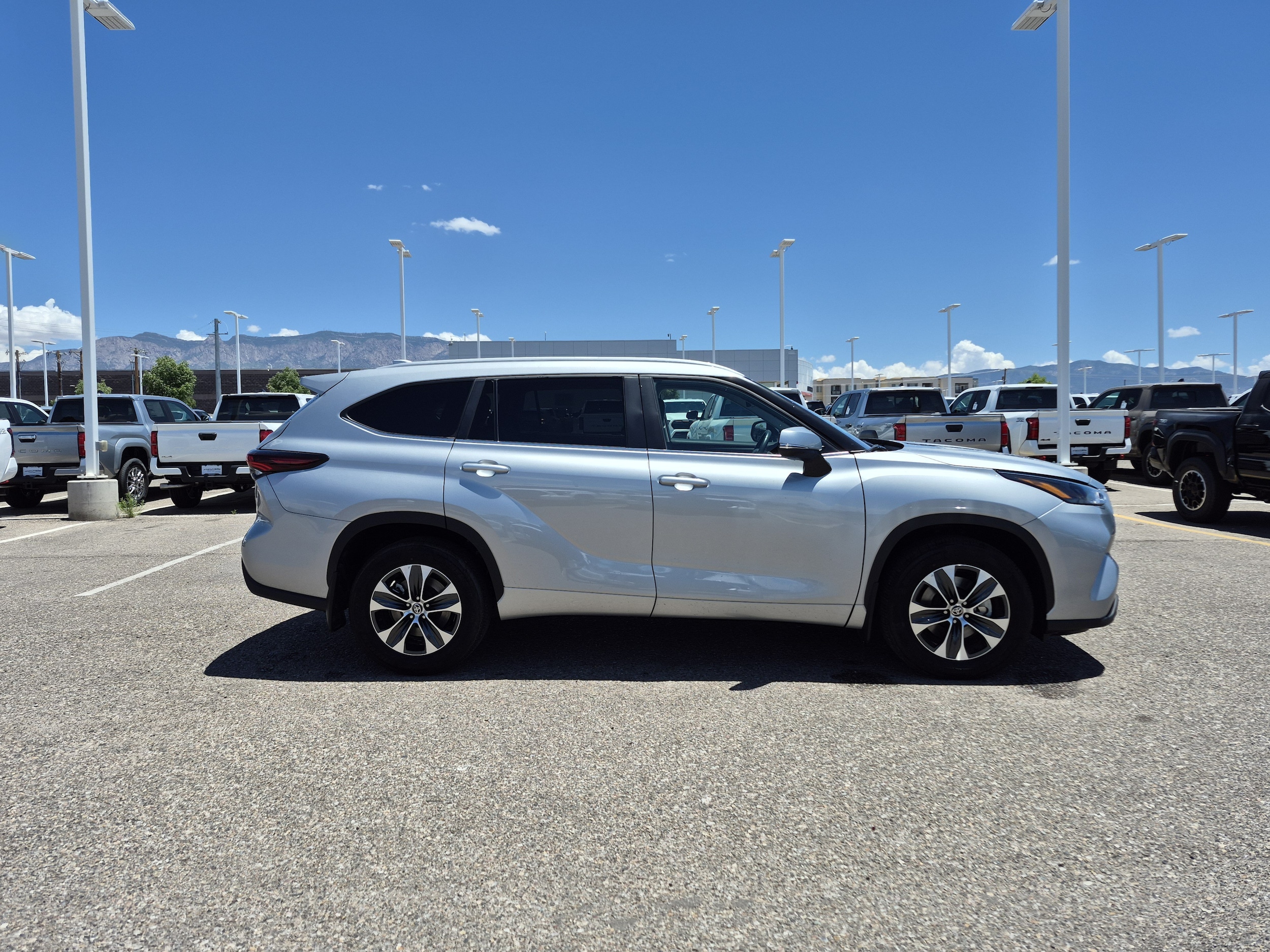 2025 Toyota Highlander 6