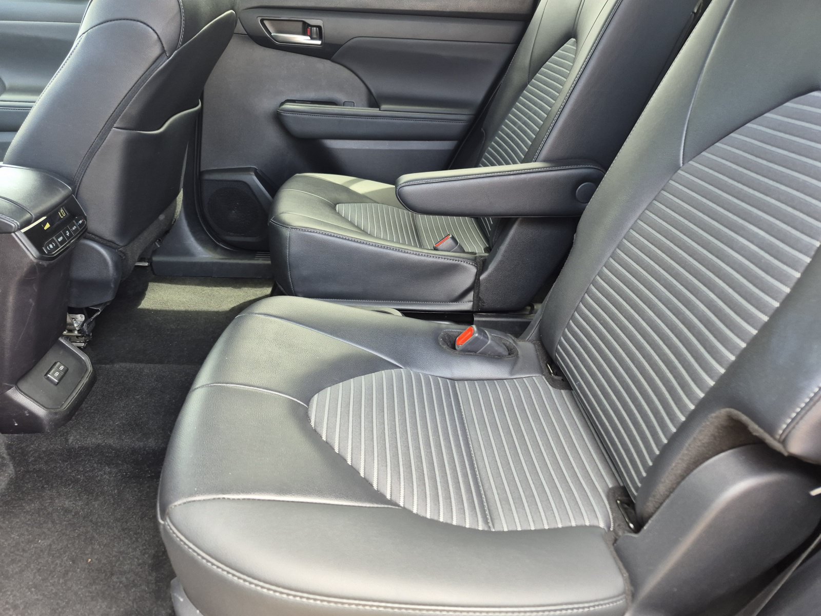 2025 Toyota Highlander 17