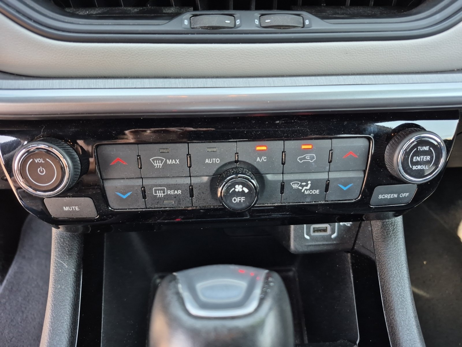 2025 Jeep Compass Limited - Photo 31