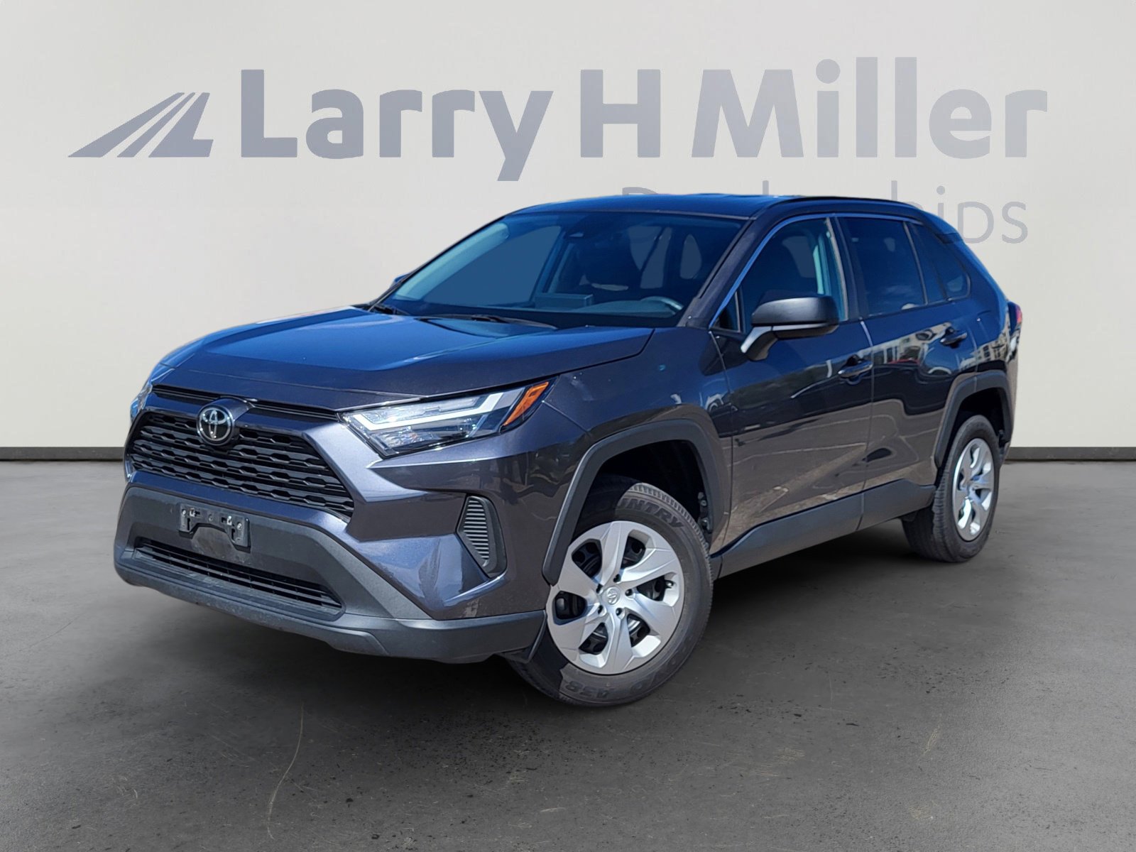 2024 Toyota RAV4 LE photo 4
