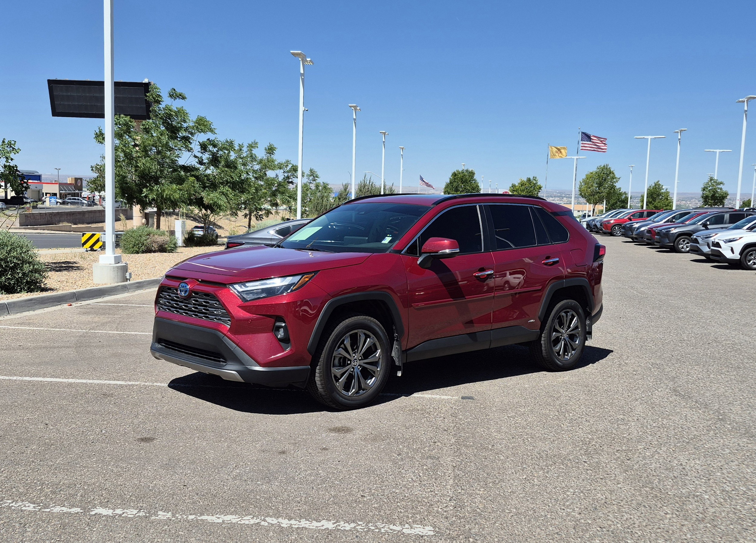 2023 Toyota RAV4 Hybrid Limited AWD's photo