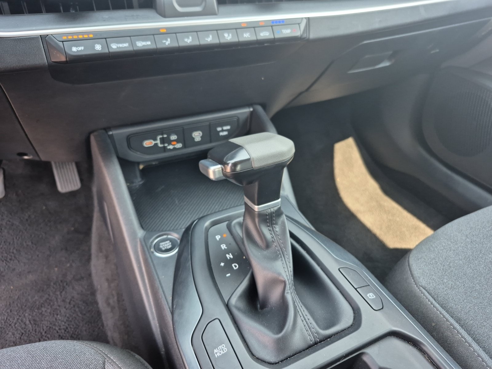 2025 Kia K4 LXS - Photo 12
