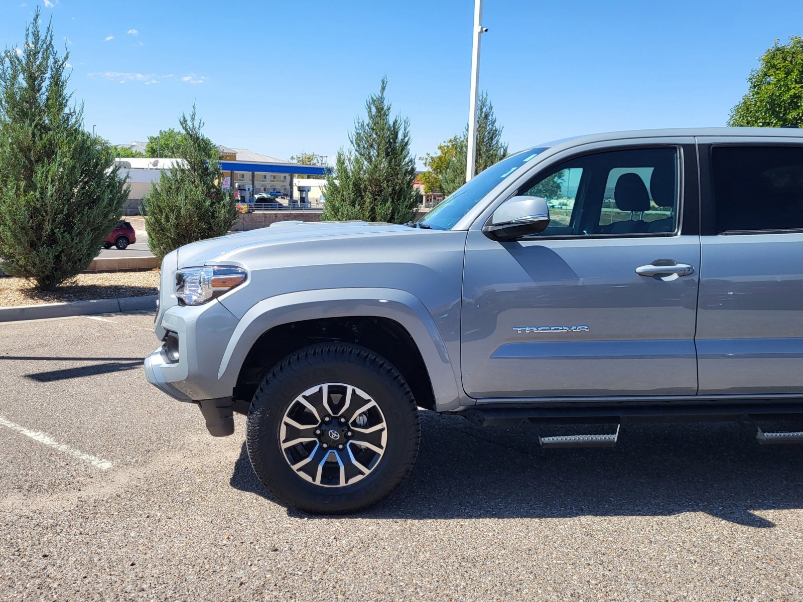 2021 Toyota Tacoma TRD Sport V6 photo 2