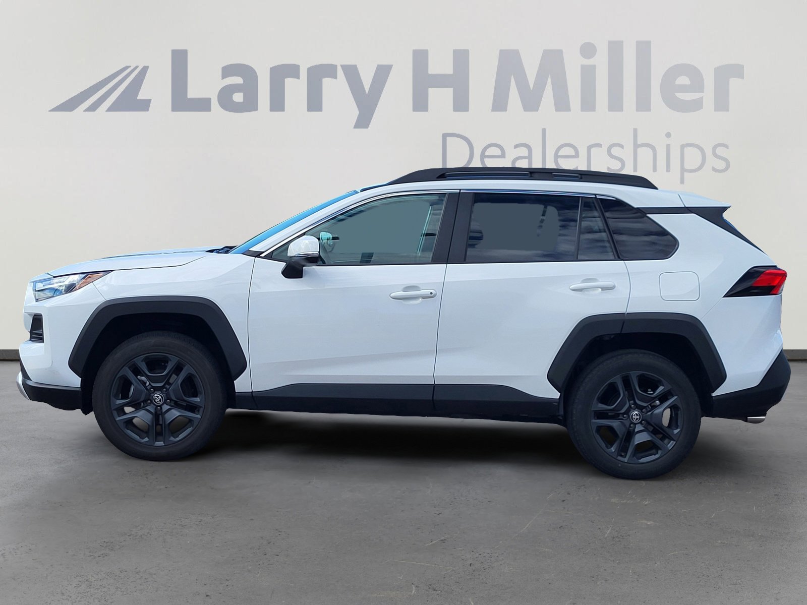 2024 Toyota RAV4 Adventure photo 3