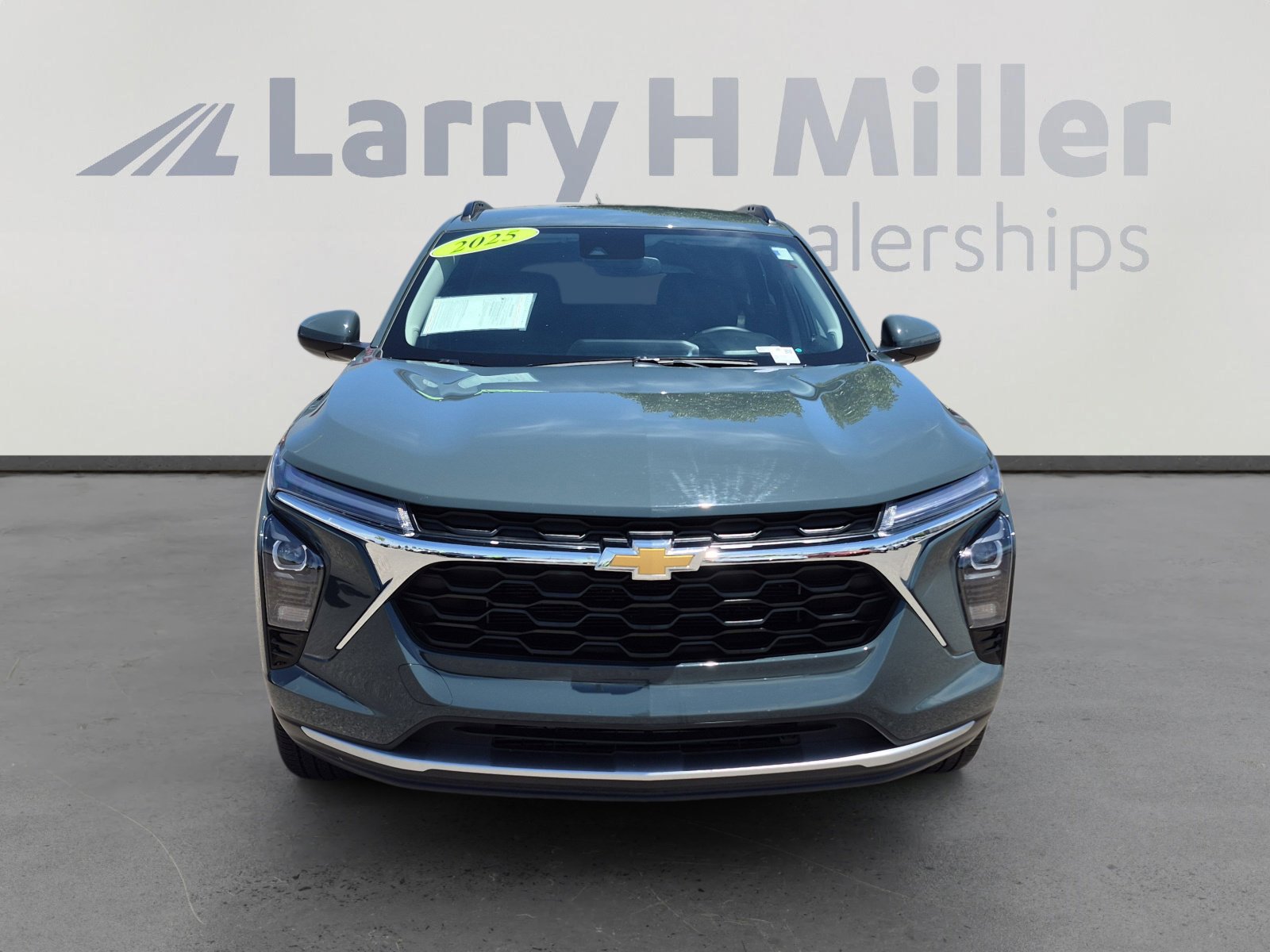 2025 Chevrolet Trax LT - Photo 8