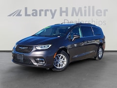 2022 Chrysler Pacifica Touring L Van Passenger Van
