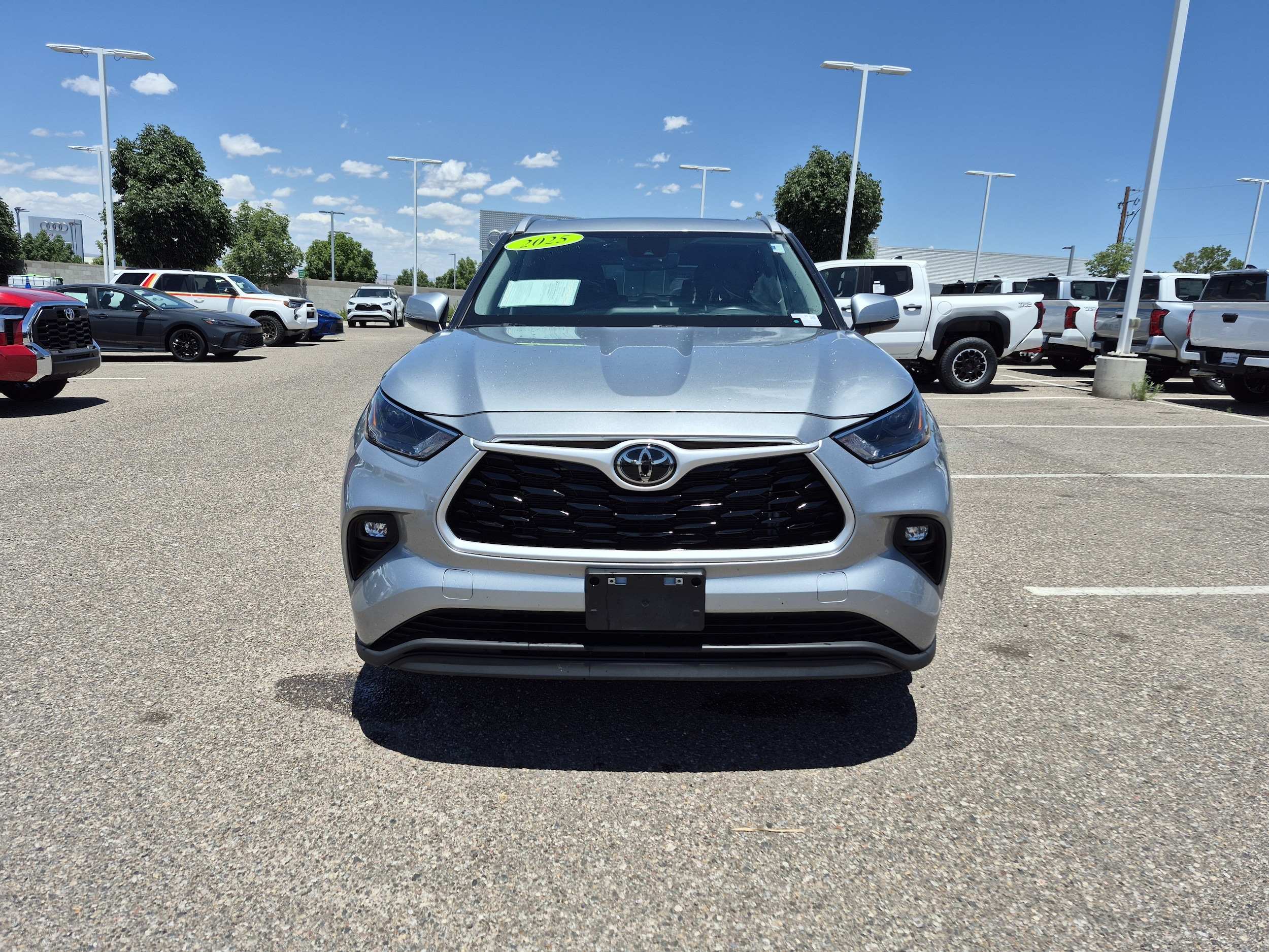 2025 Toyota Highlander 8