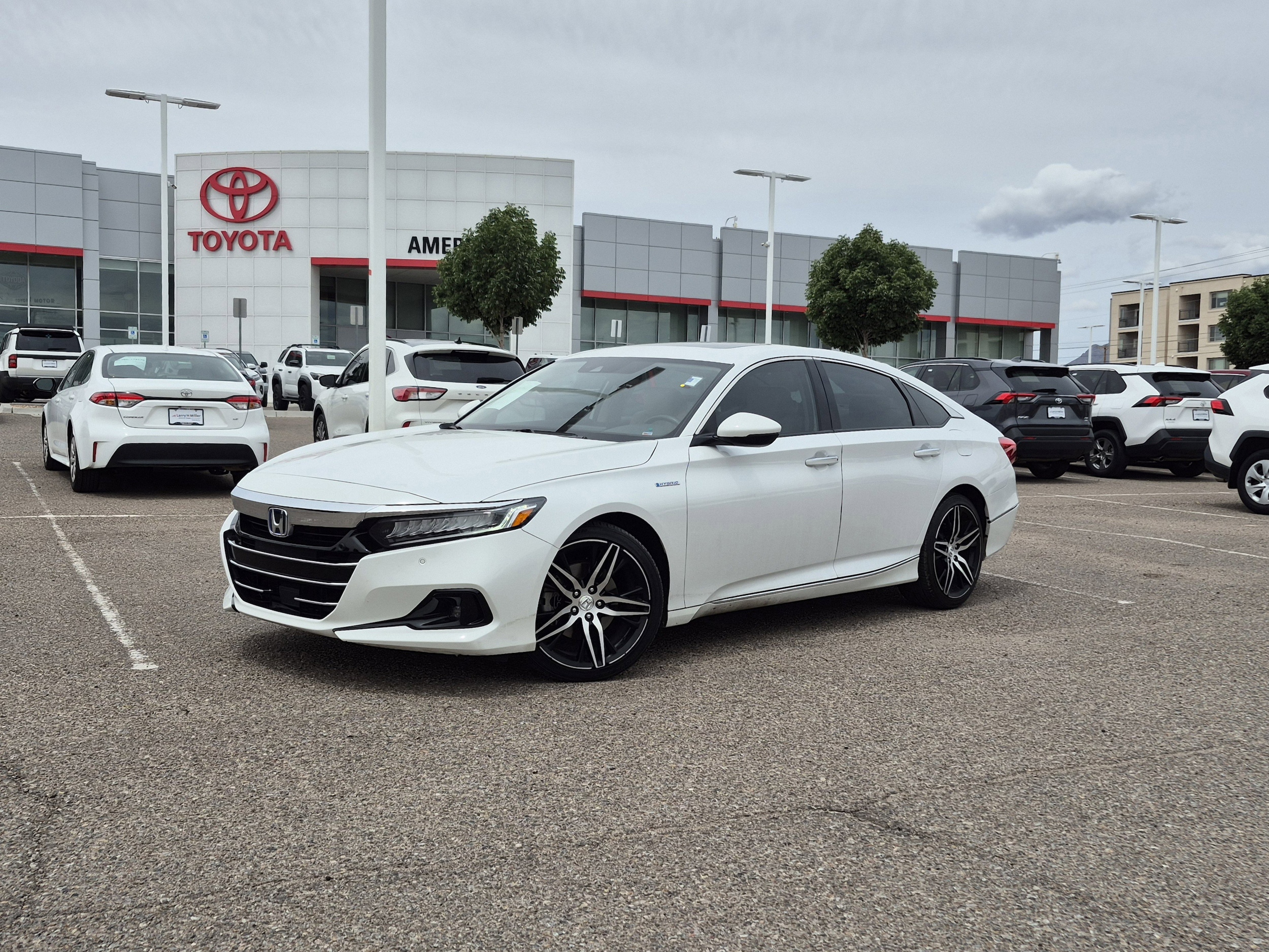 2022 Honda Accord Hybrid Touring's photo