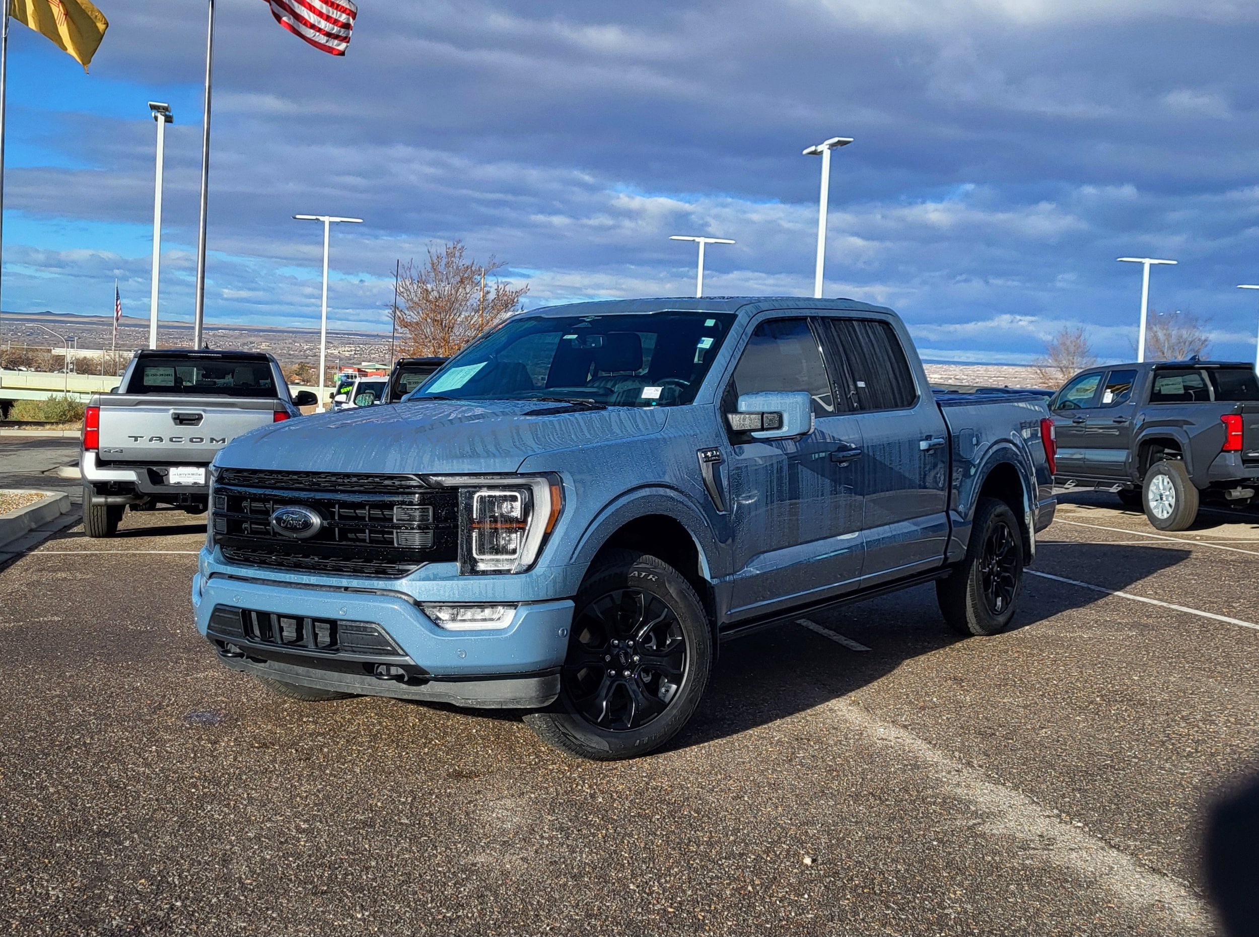 2023 Ford F-150 Platinum's photo
