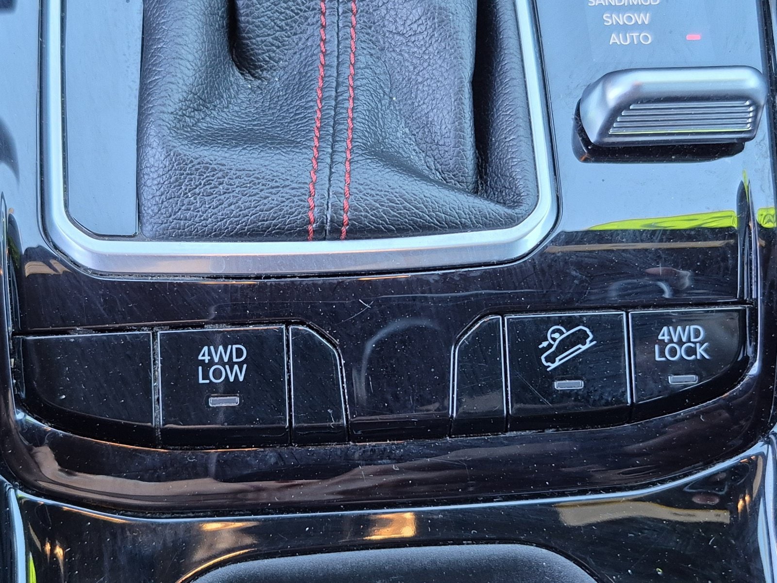 2025 Jeep Compass Trailhawk - Photo 32