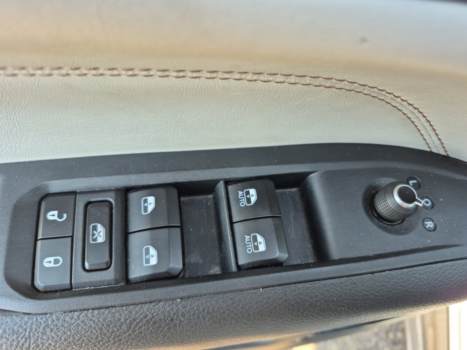 2025 Jeep Compass Limited - Photo 15