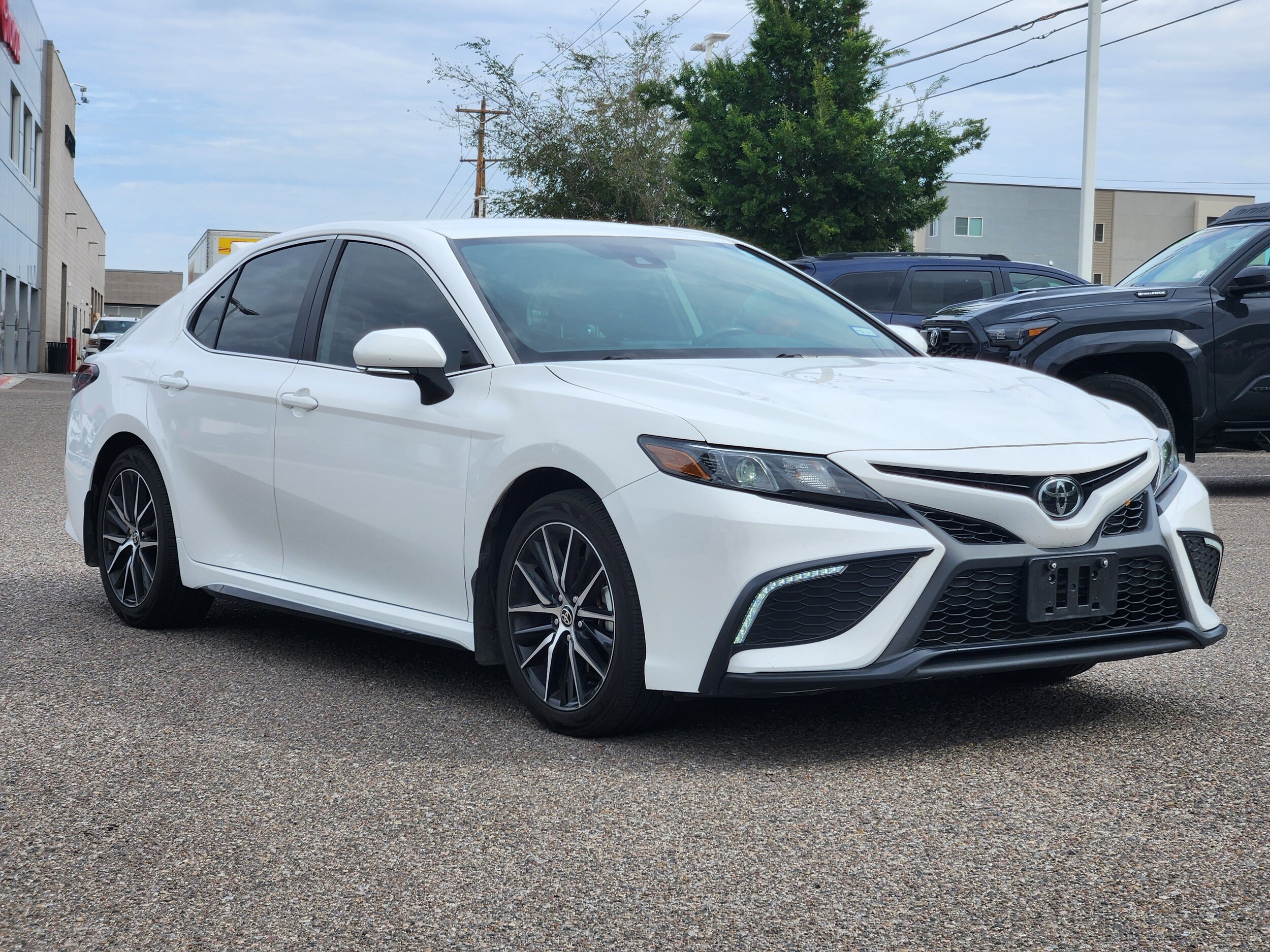 2024 Toyota Camry SE photo 3