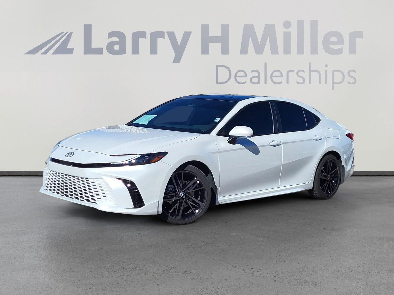 2025 Toyota Camry XSE's photo