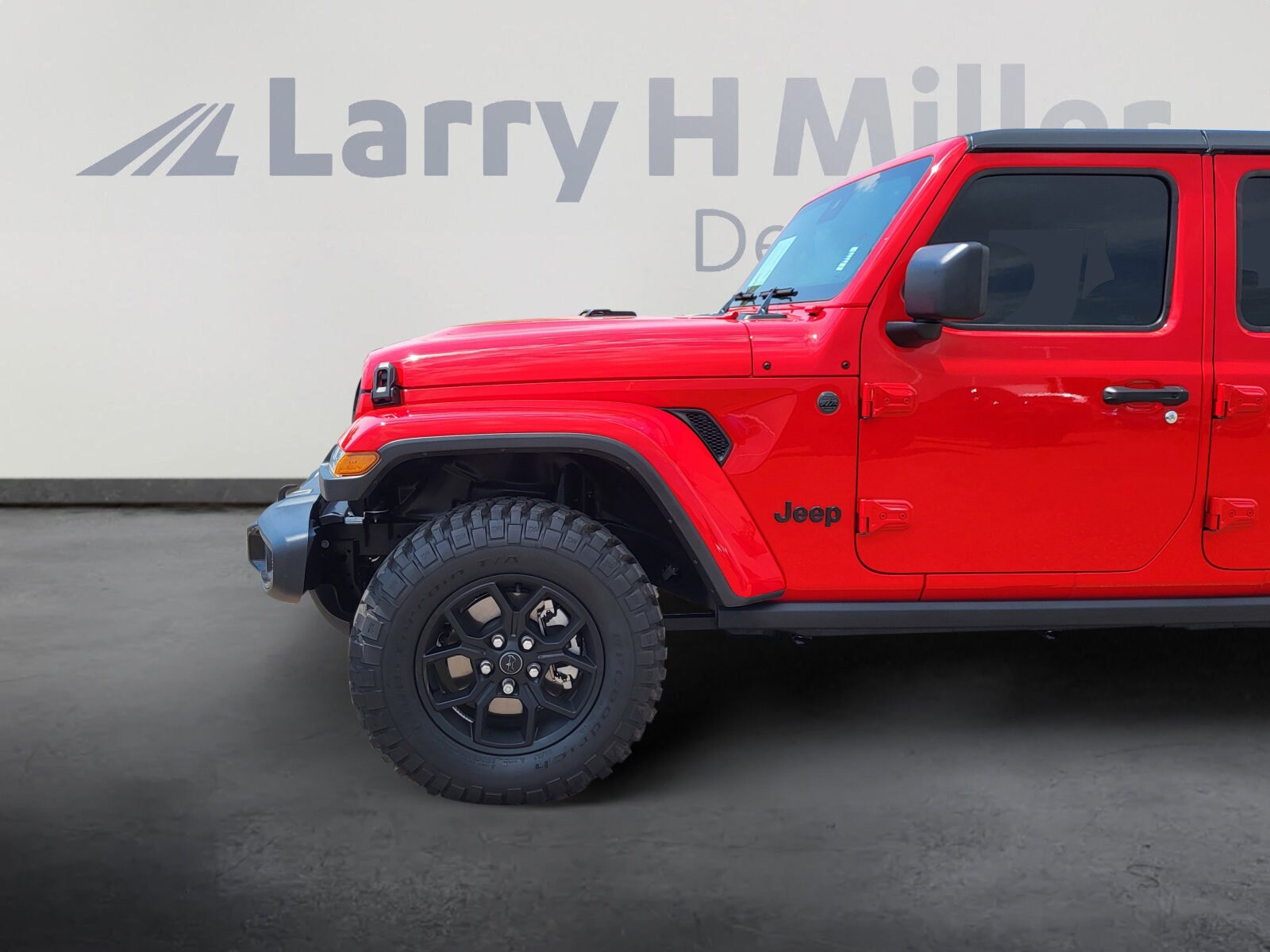 2025 Jeep Gladiator Willys photo 2