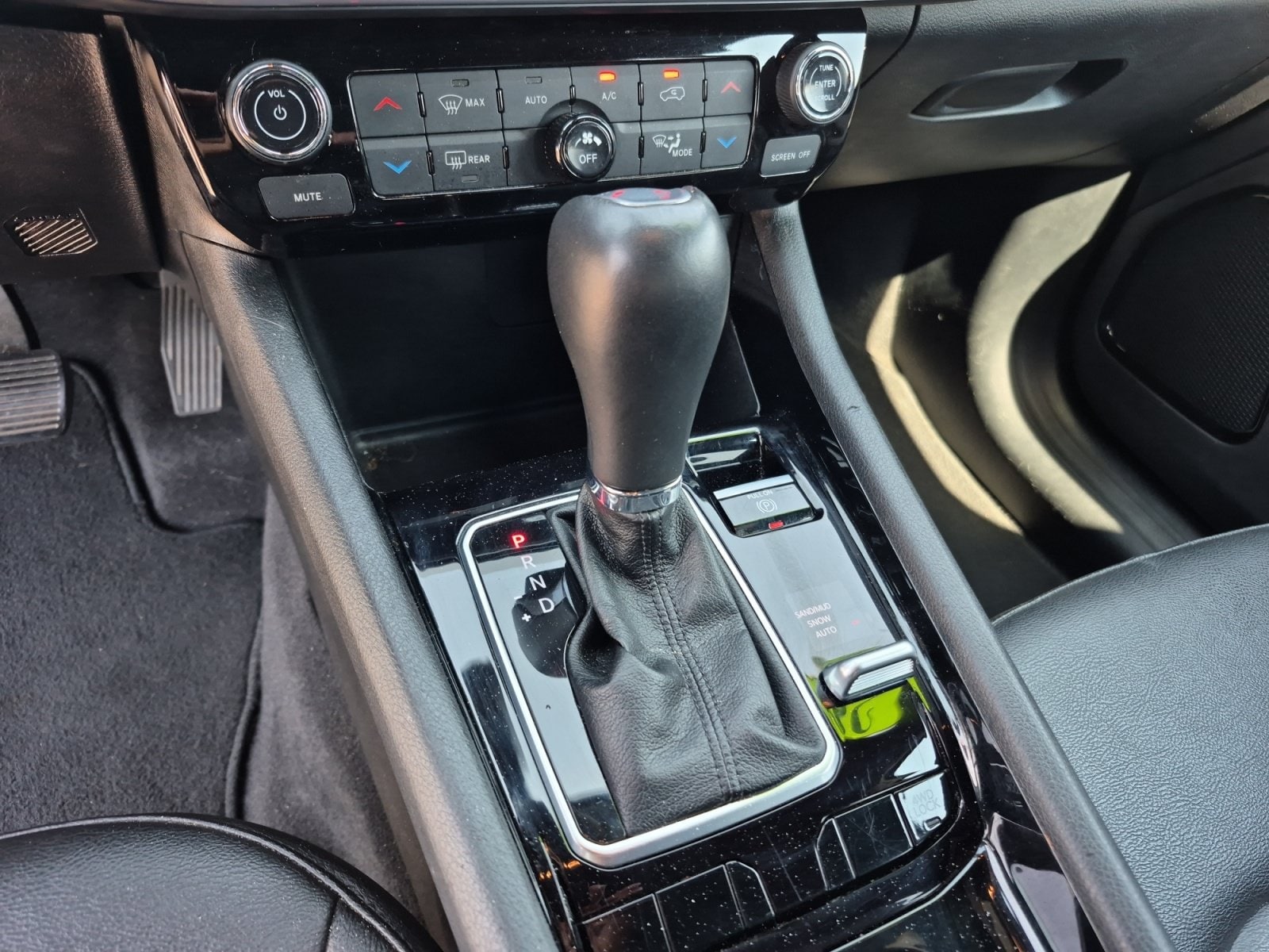 2025 Jeep Compass Limited - Photo 12