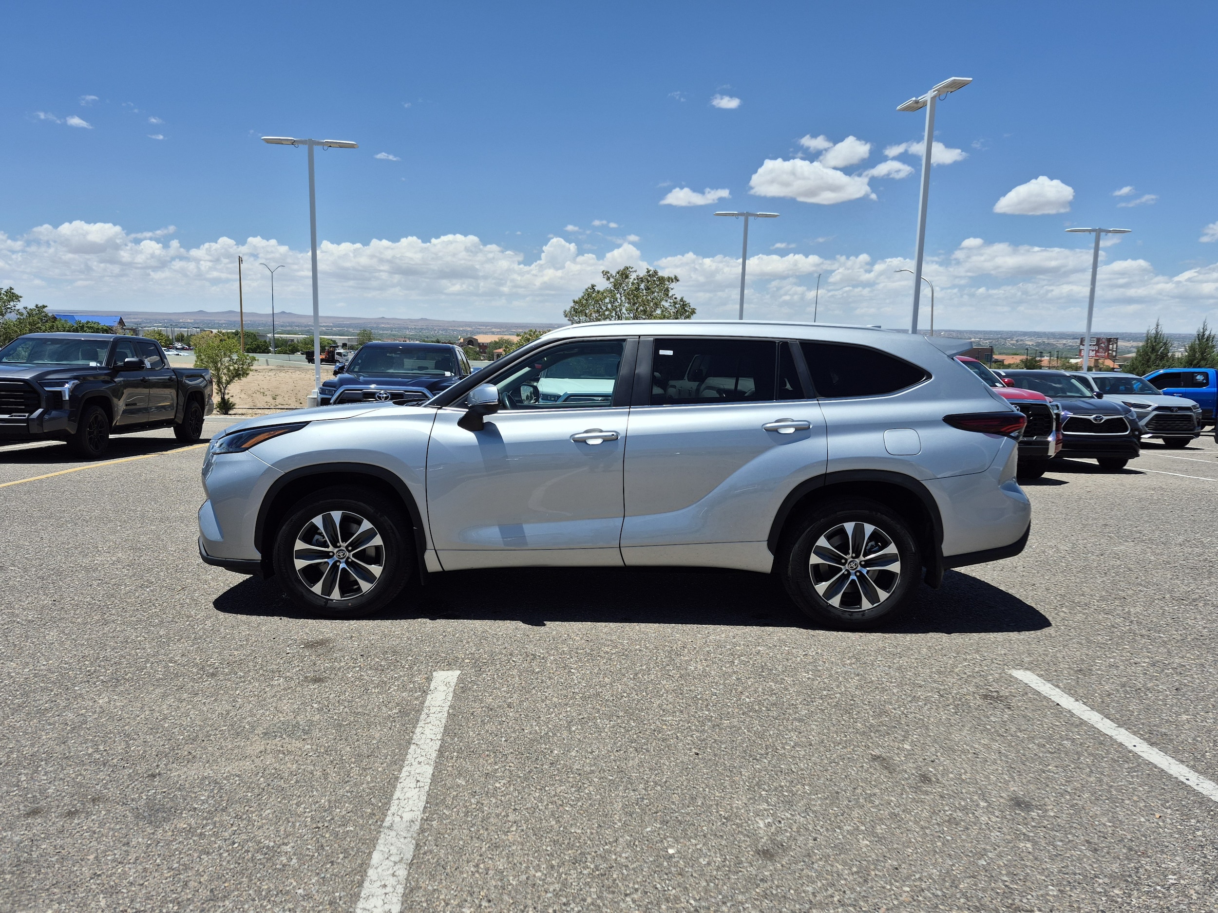 2025 Toyota Highlander 2