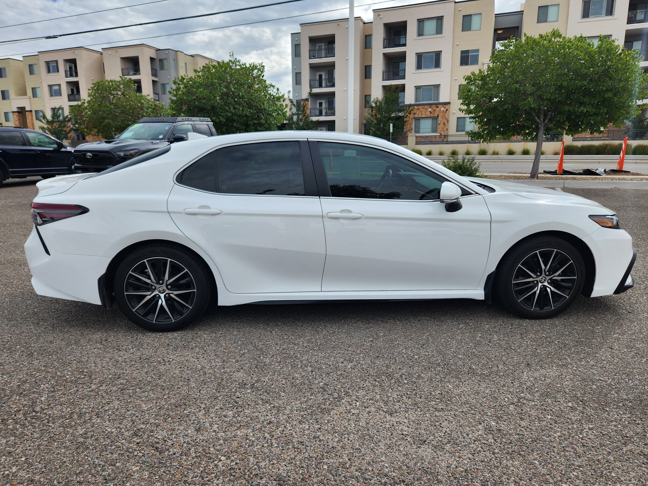 2024 Toyota Camry SE photo 4