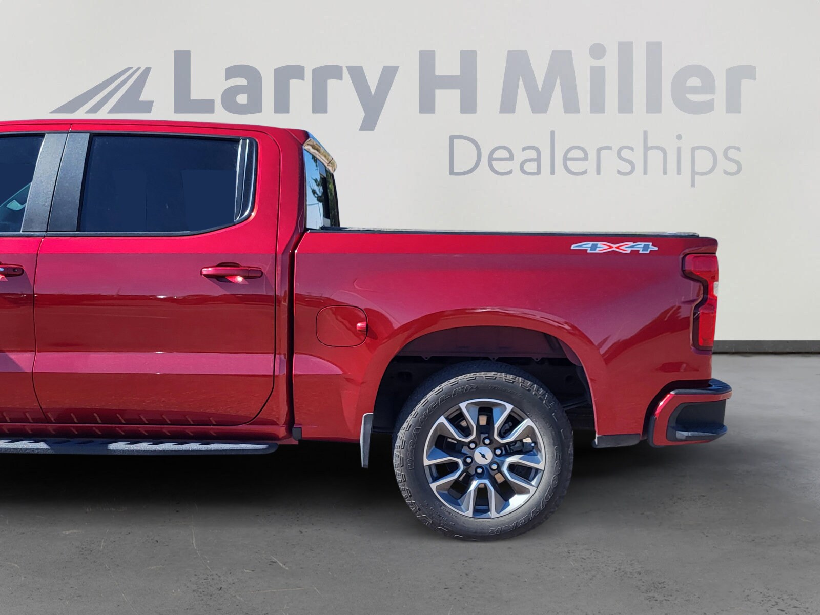 2023 Chevrolet Silverado 1500 RST photo 4