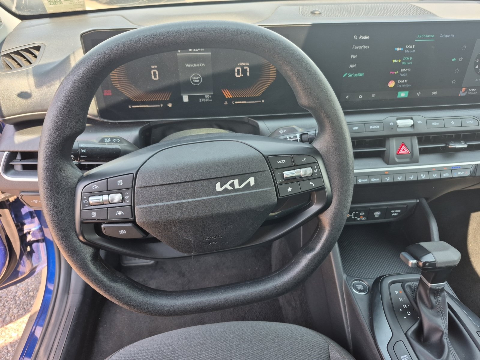 2025 Kia K4 LXS - Photo 9