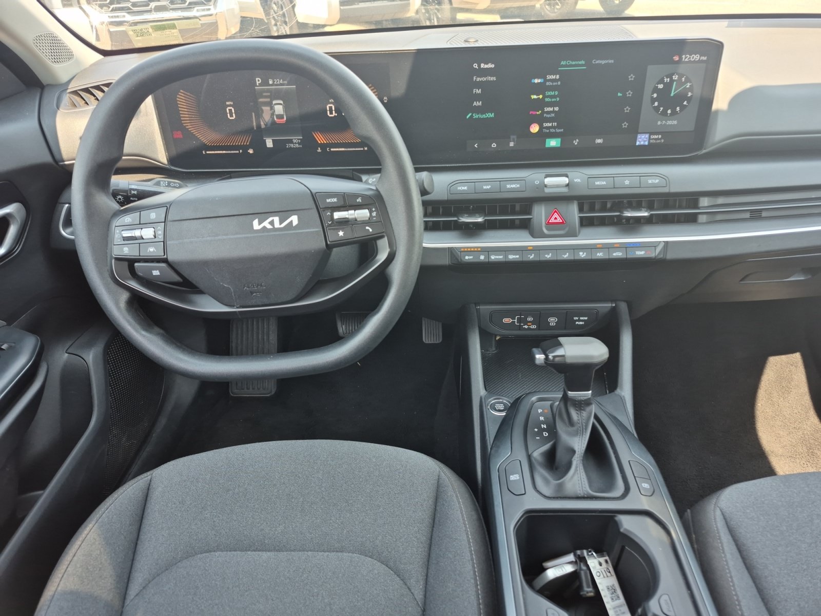 2025 Kia K4 LXS - Photo 18