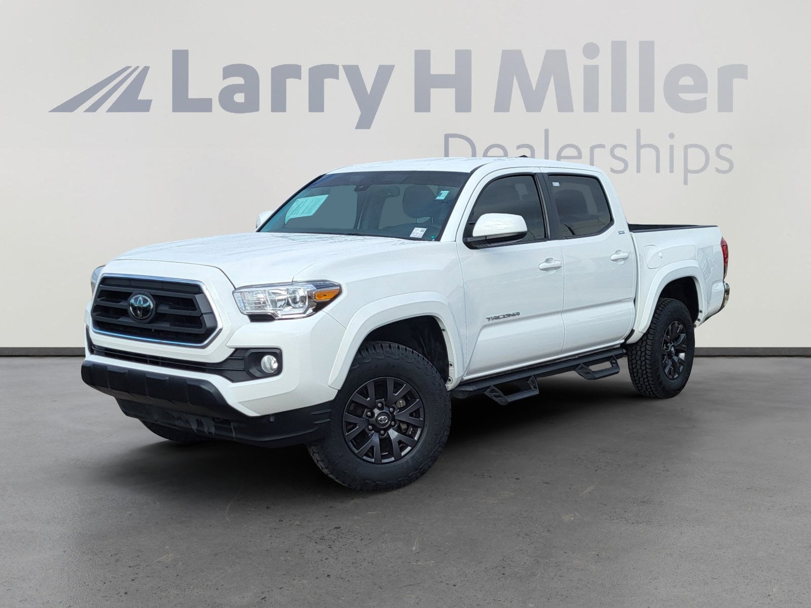 2023 Toyota Tacoma SR5's photo