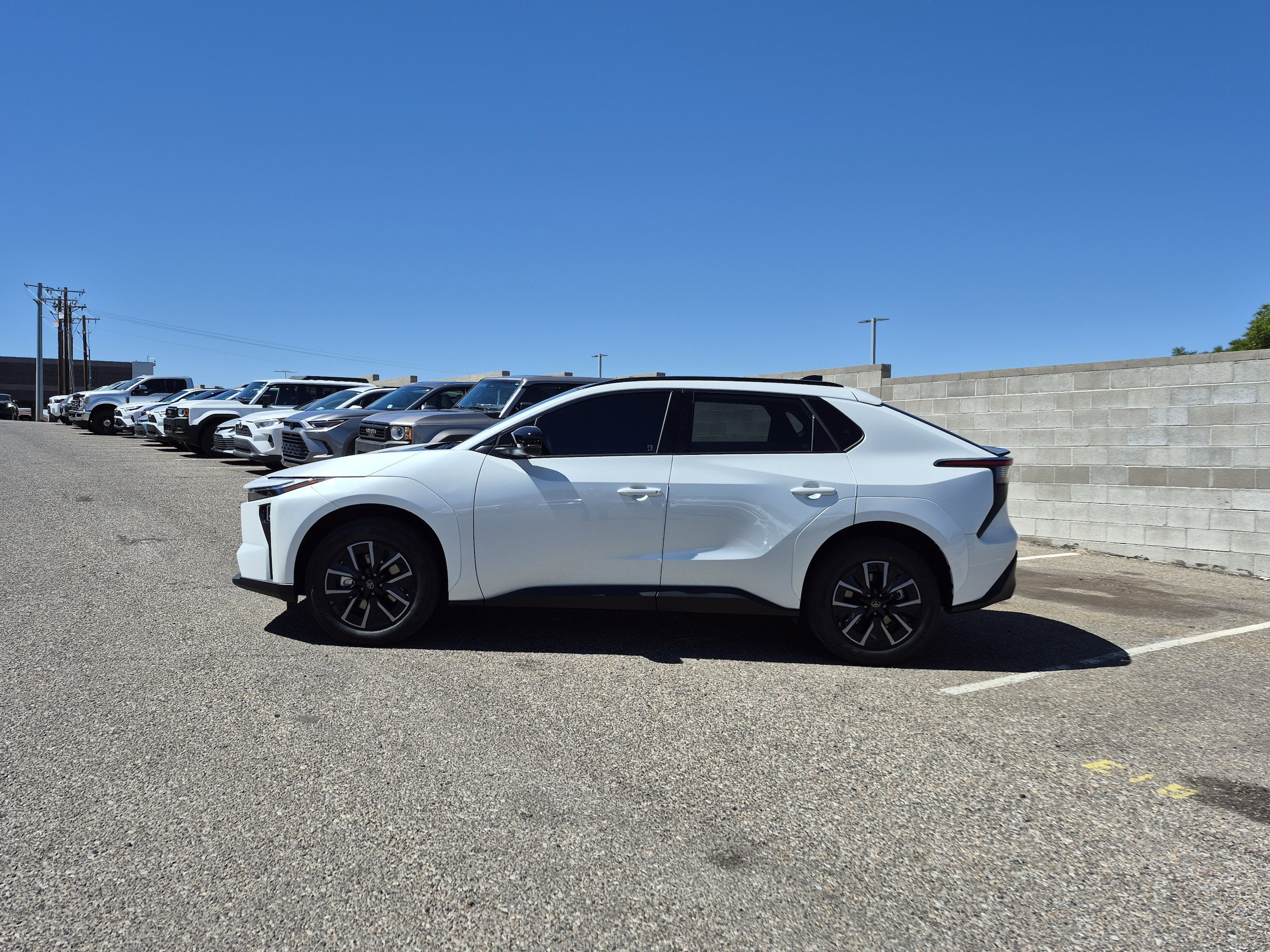 Used 2026 Toyota bZ XLE with VIN JTMBDAFB4TA005129 for sale in Albuquerque, NM
