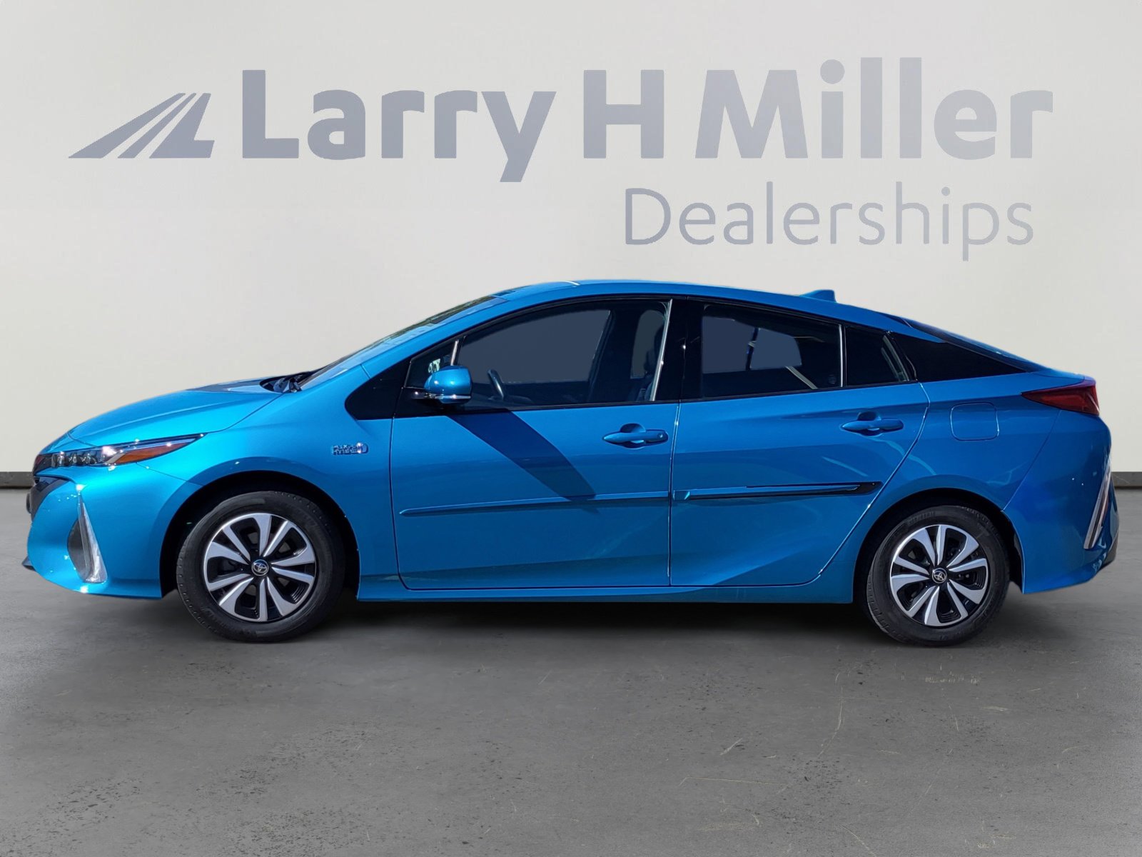 2017 Toyota Prius Prime Three Four photo 3