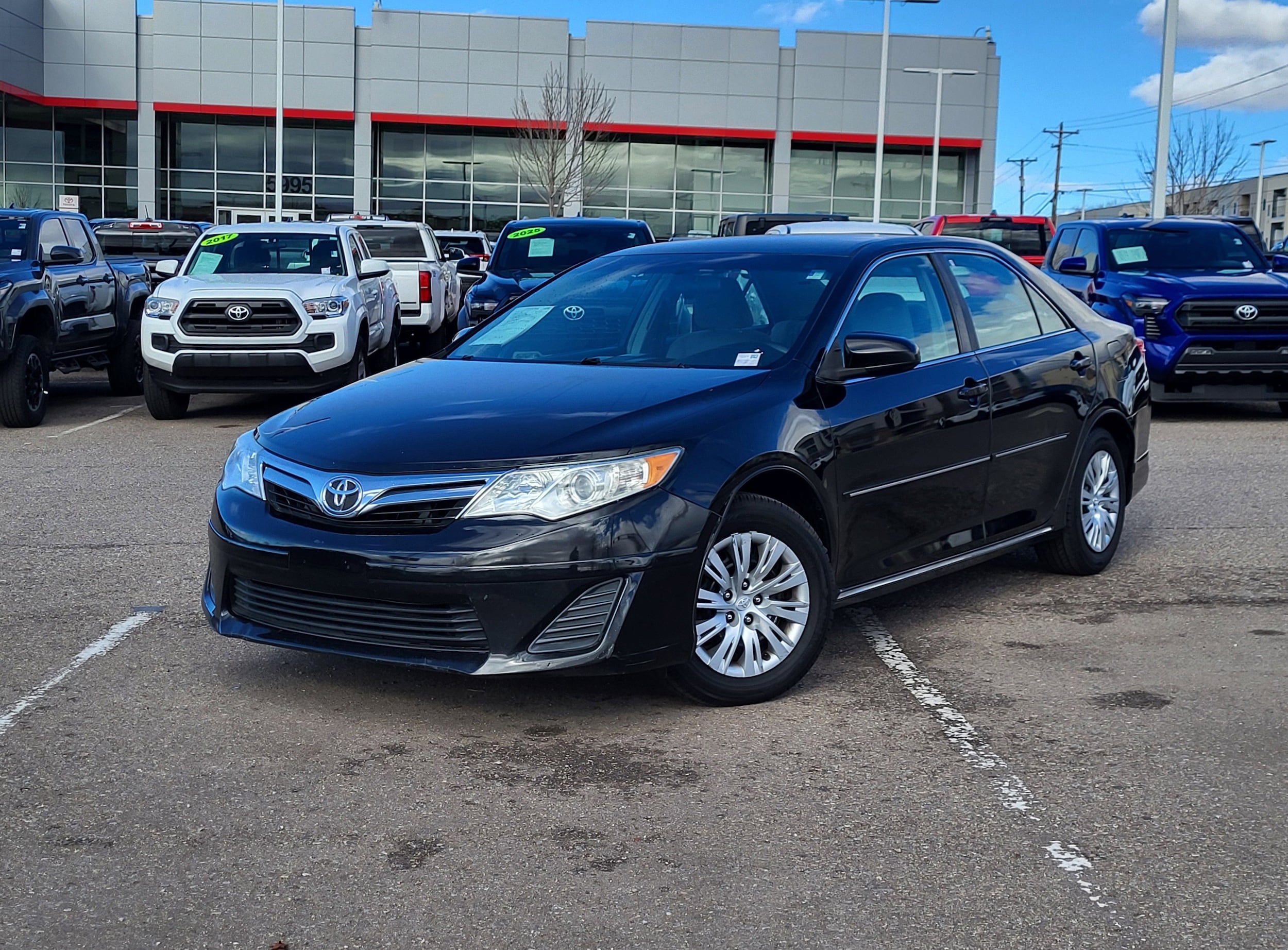 2012 Toyota Camry LE's photo